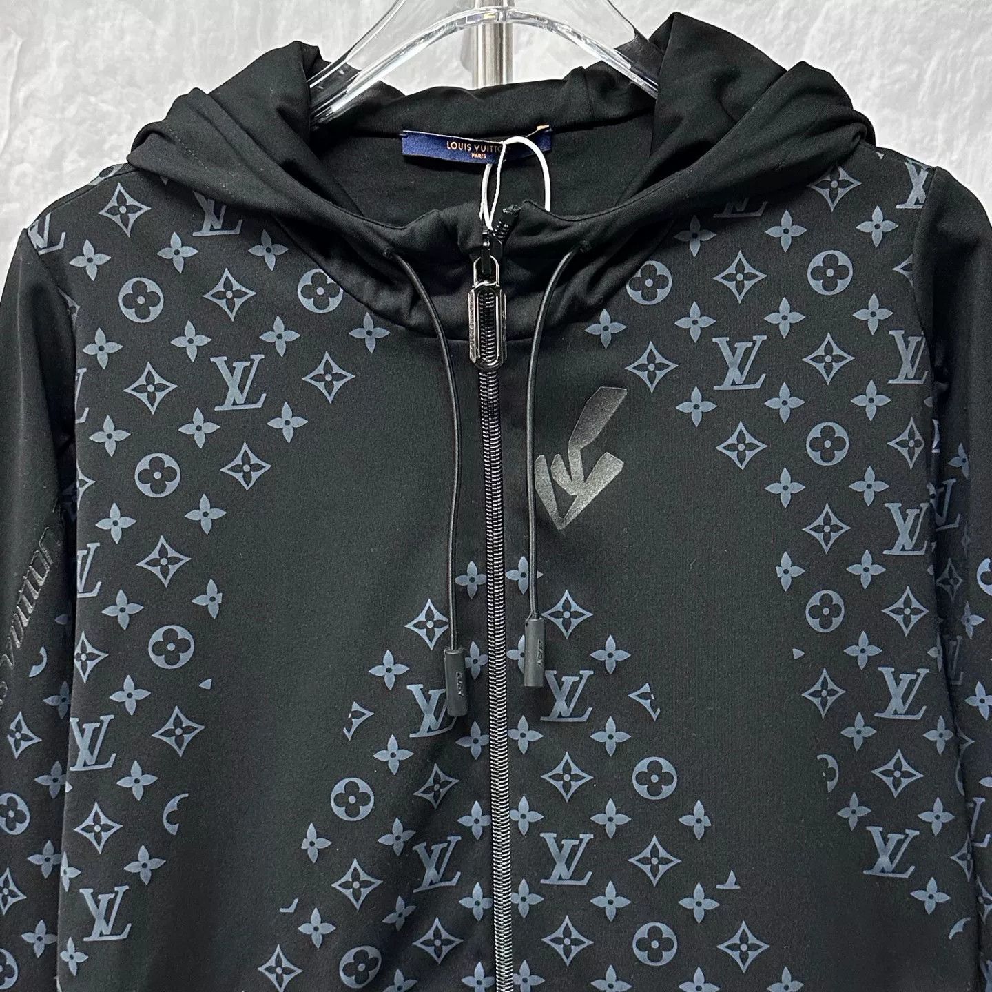 Louis Vuitton louis vuitton thermal hoodie in black Size US M / EU 48-50 / 2 - 2 Thumbnail