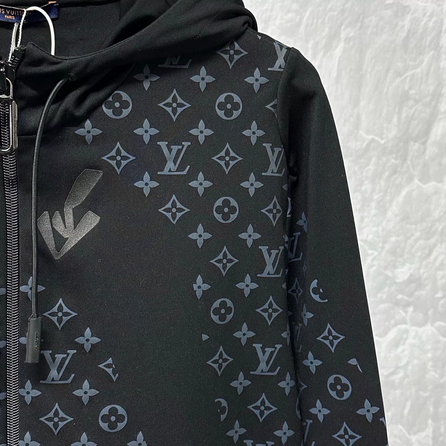 Louis Vuitton louis vuitton thermal hoodie in black Size US M / EU 48-50 / 2 - 3 Thumbnail