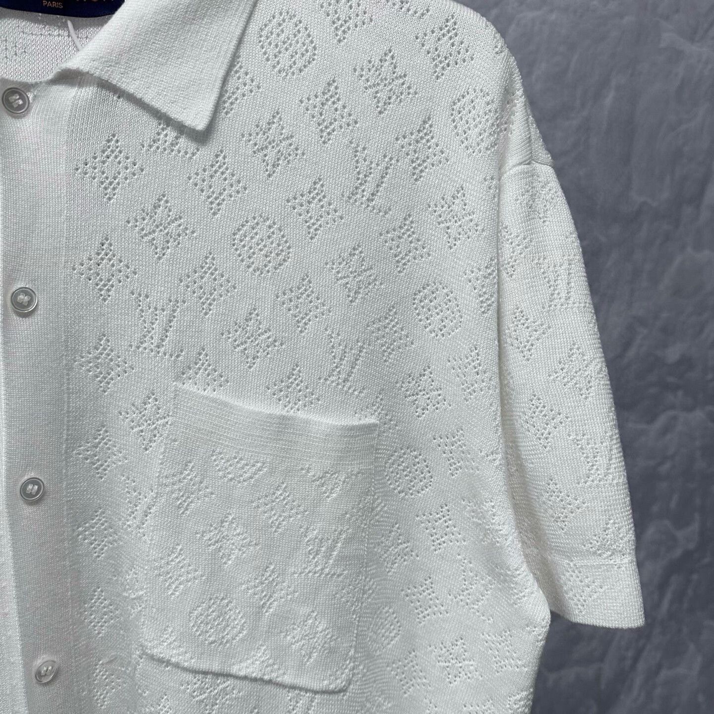 Louis Vuitton louis vuitton white short sleeve knit shirt wxx Size US S / EU 44-46 / 1 - 3 Thumbnail