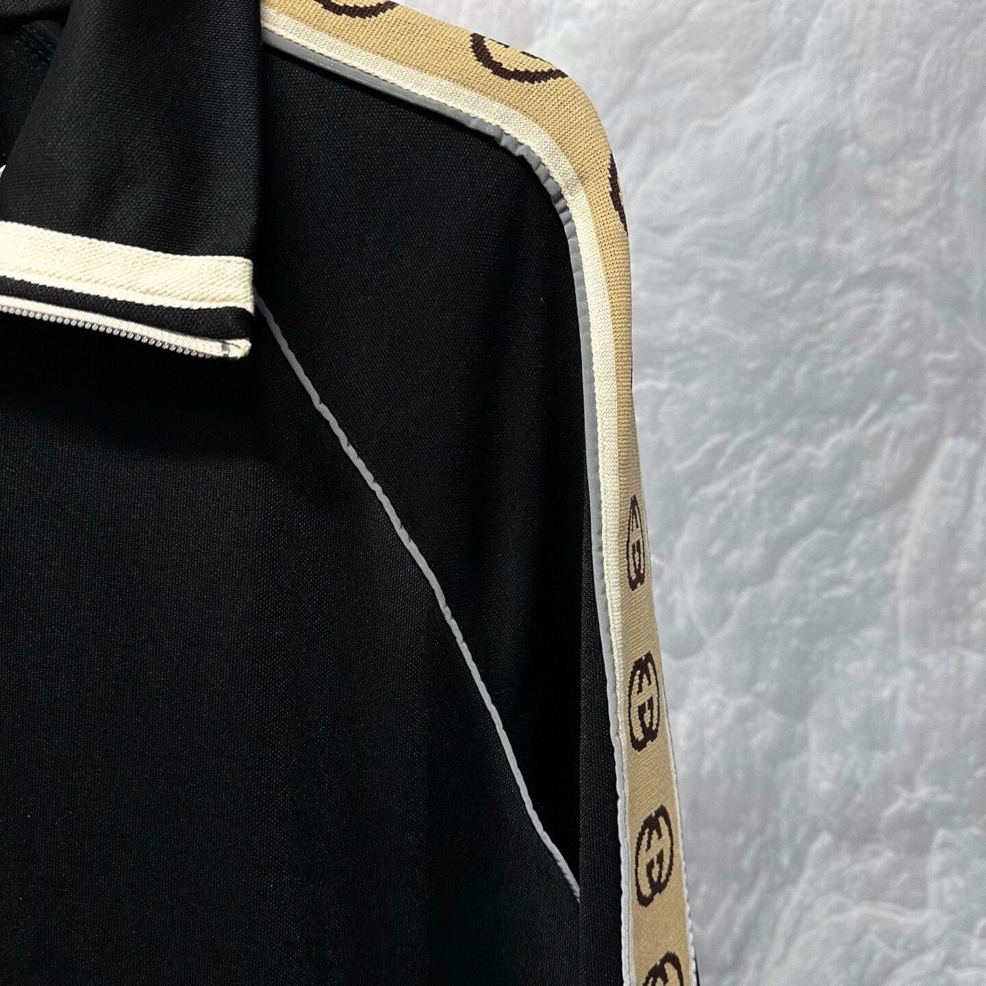 Gucci gucci side stripe zip jacket in black Size US L / EU 52-54 / 3 - 3 Thumbnail