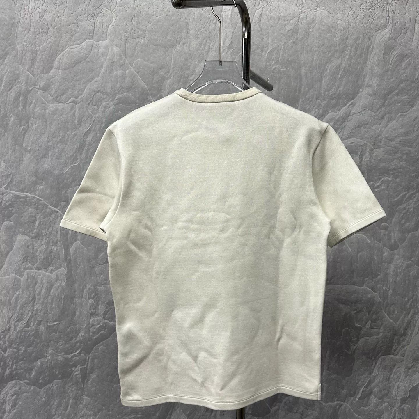 Prada prada embossed logo short sleeve t-shirt Size US M / EU 48-50 / 2 - 4 Thumbnail
