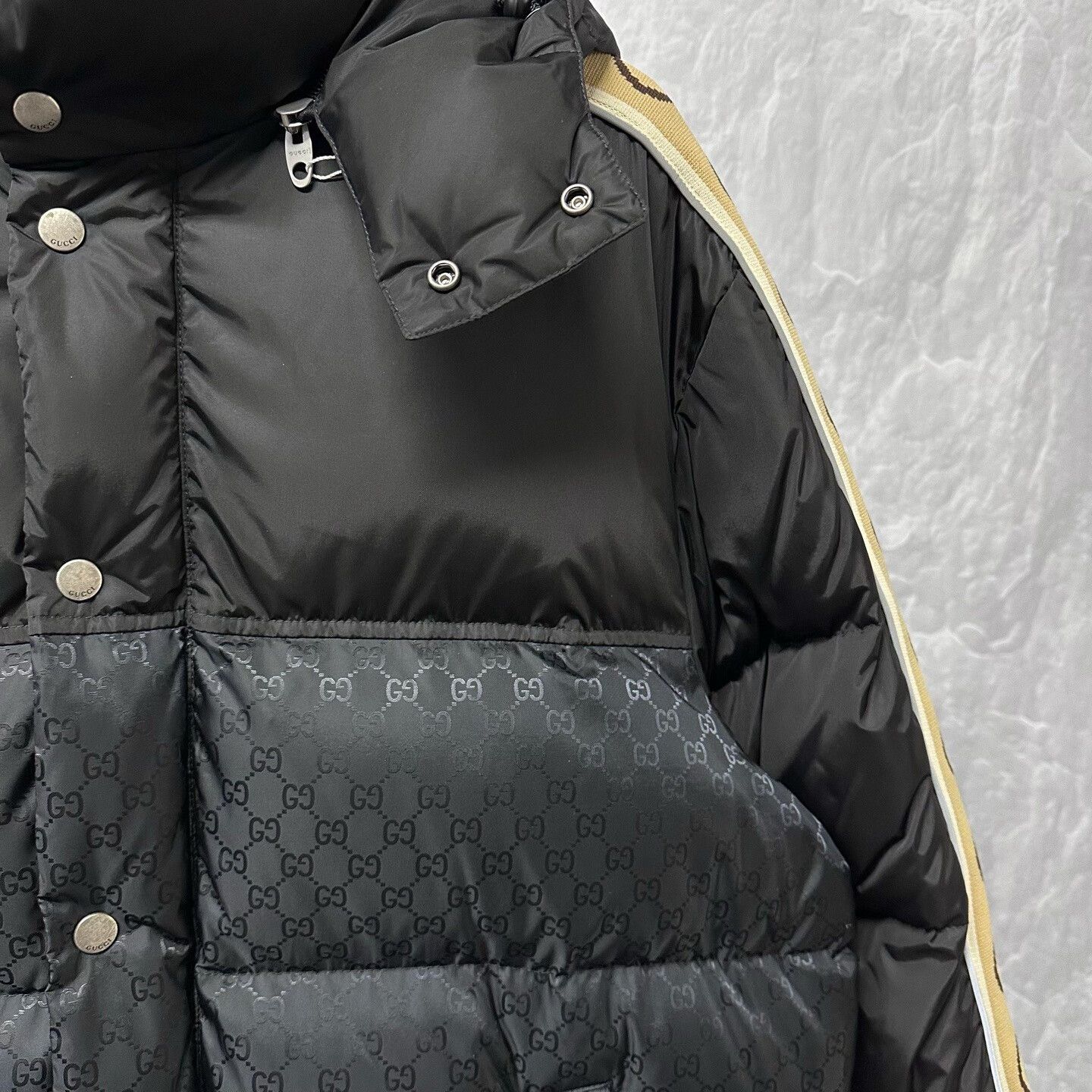 Gucci gucci reflective printed down jacket with detachable hood Size US L / EU 52-54 / 3 - 3 Thumbnail