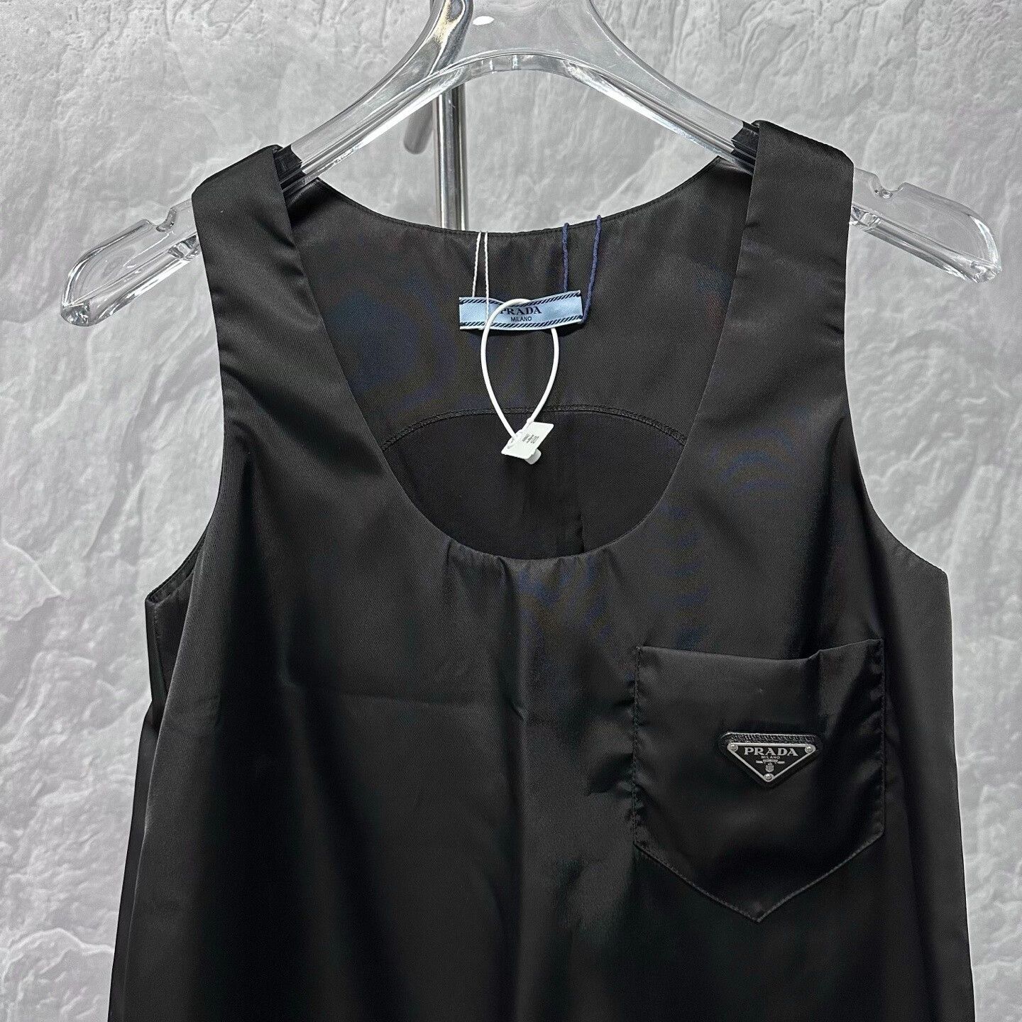 Prada prada metallic triangle pocket sleeveless top Size S / US 4 / IT 40 - 2 Thumbnail