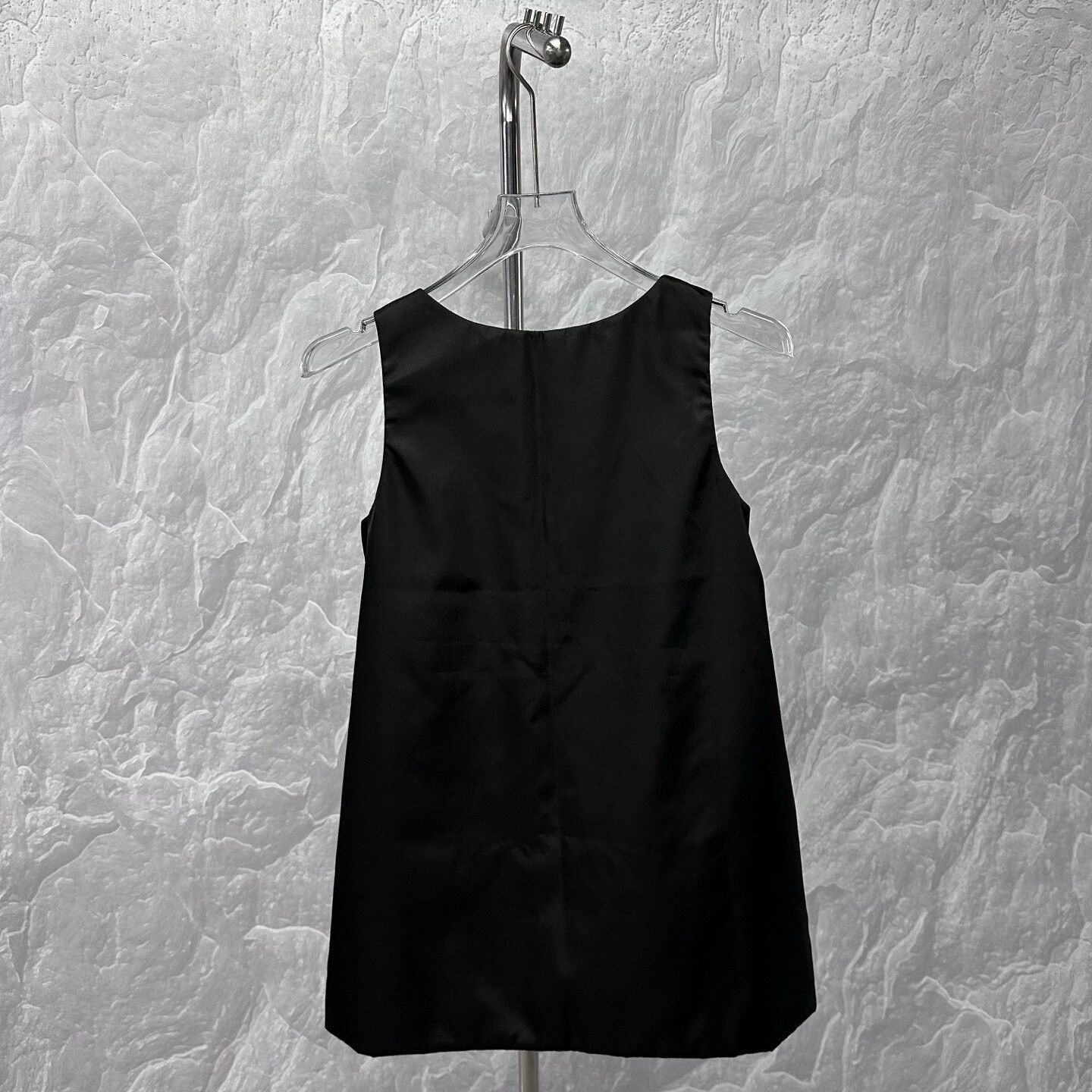 Prada prada metallic triangle pocket sleeveless top Size S / US 4 / IT 40 - 4 Thumbnail