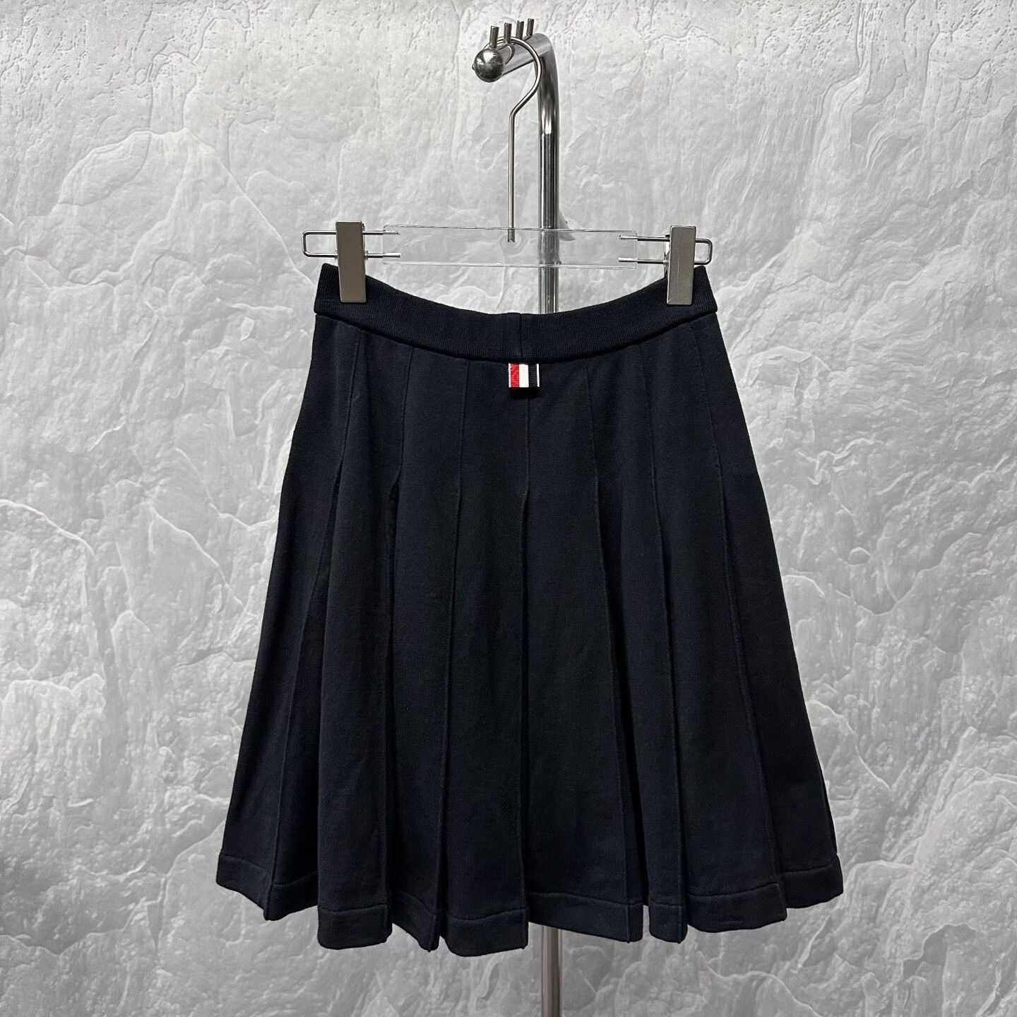 Thom Browne classic pleated skirt by thom browne Size 40" / US 18 - 4 Thumbnail