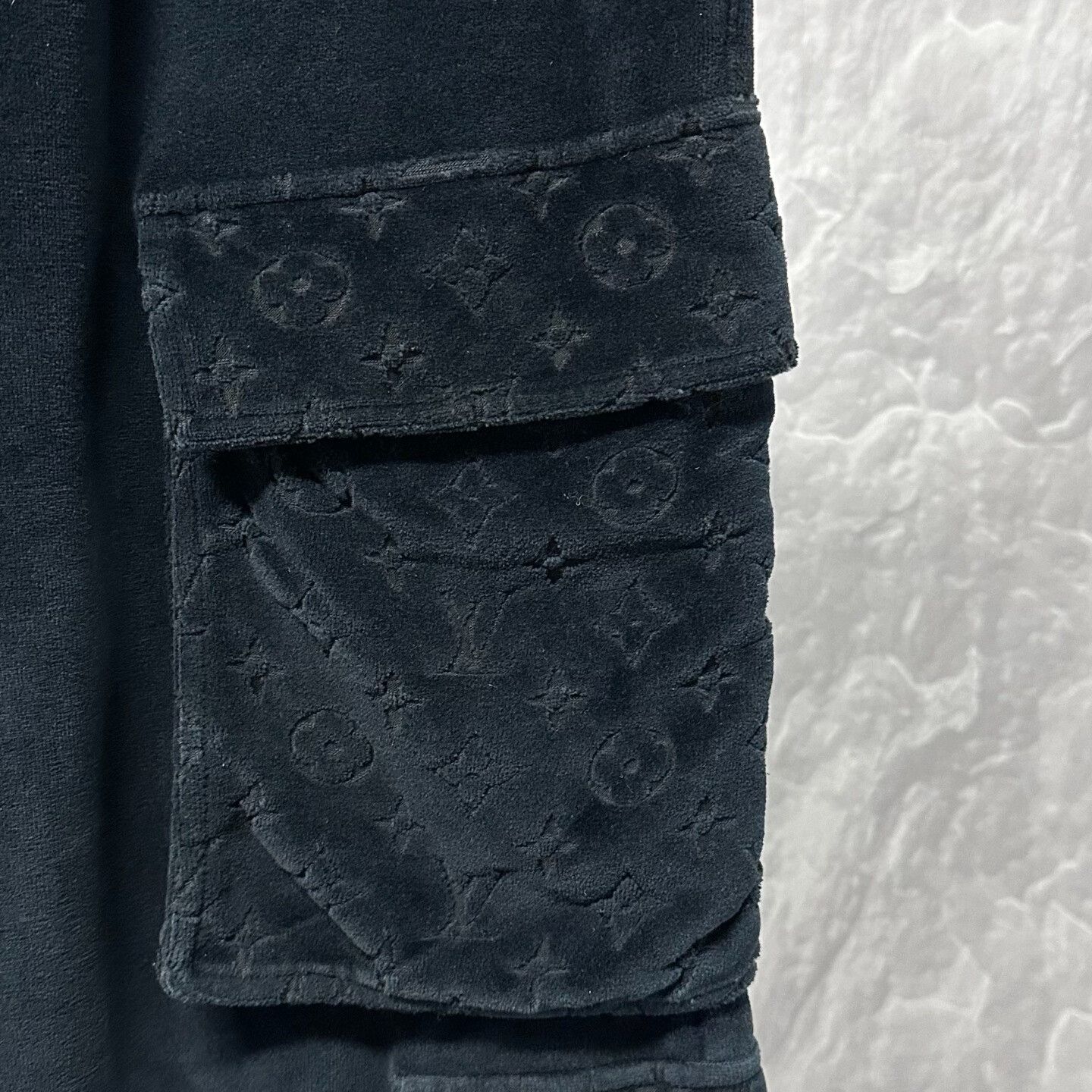 Louis Vuitton louis vuitton black velour long pants size s Size US 27 - 3 Thumbnail
