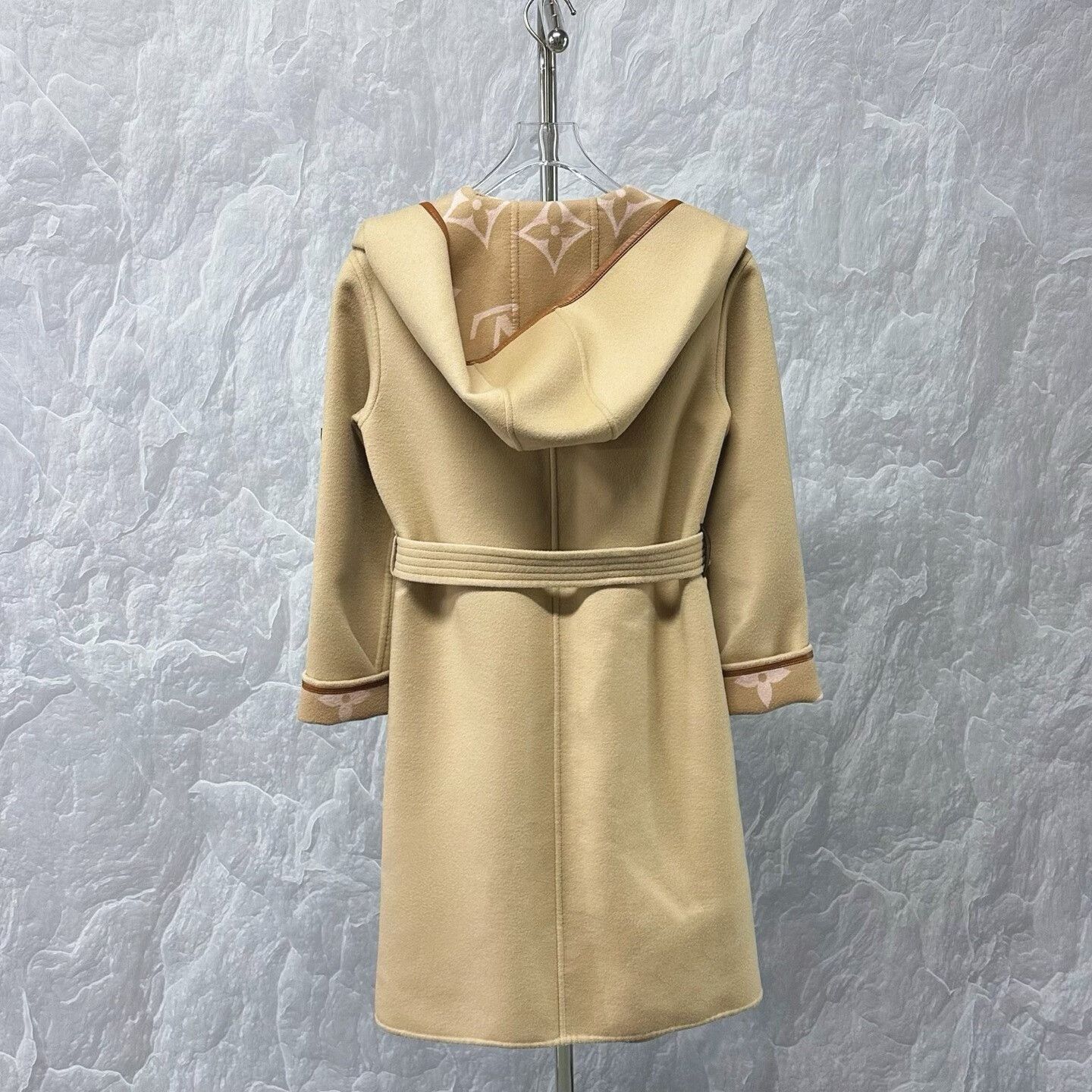 Louis Vuitton louis vuitton hooded cashmere coat Size XS / US 0-2 / IT 36-38 - 5 Thumbnail