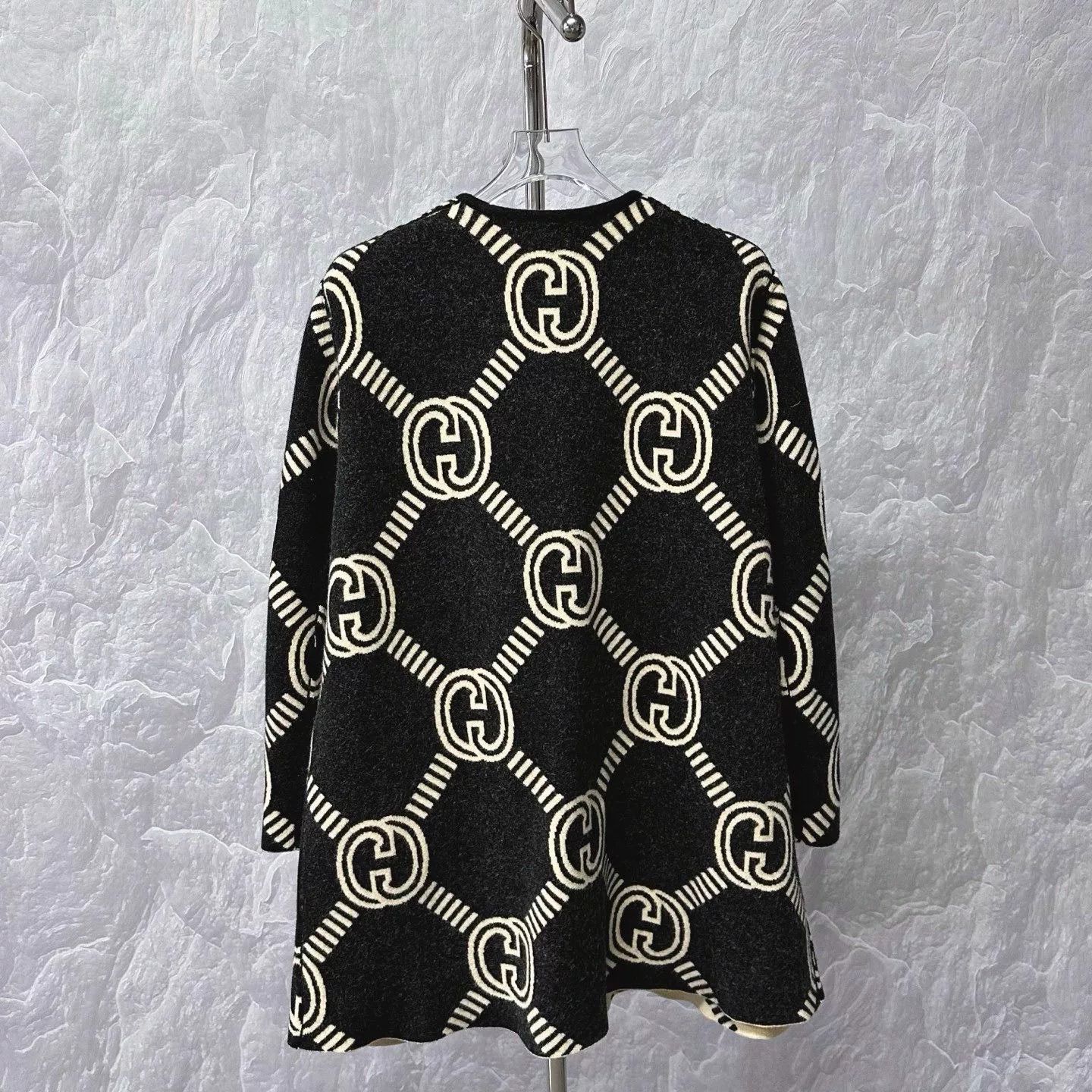 Gucci gucci double g print reversible coat size l Size L / US 10 / IT 46 - 4 Thumbnail