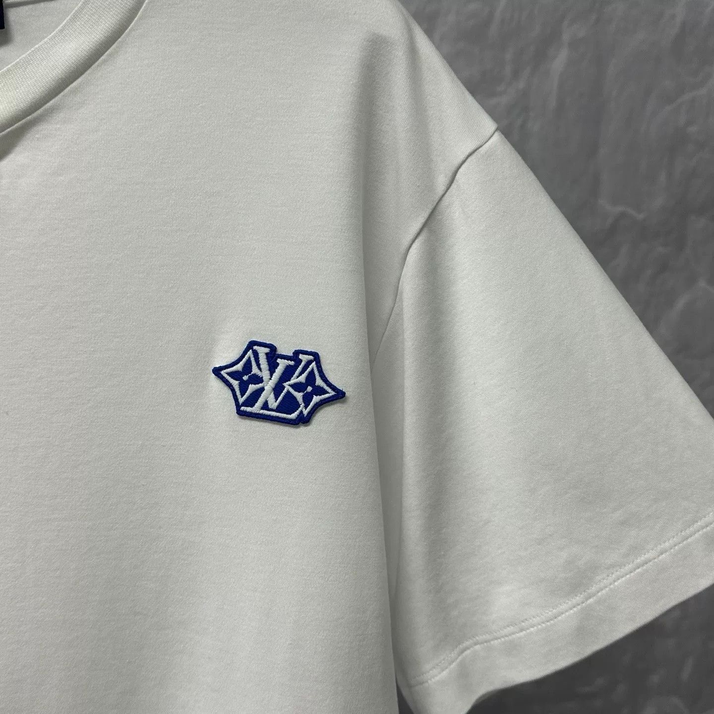 Louis Vuitton louis vuitton embroidered logo short sleeve t-shirt Size US XL / EU 56 / 4 - 3 Thumbnail