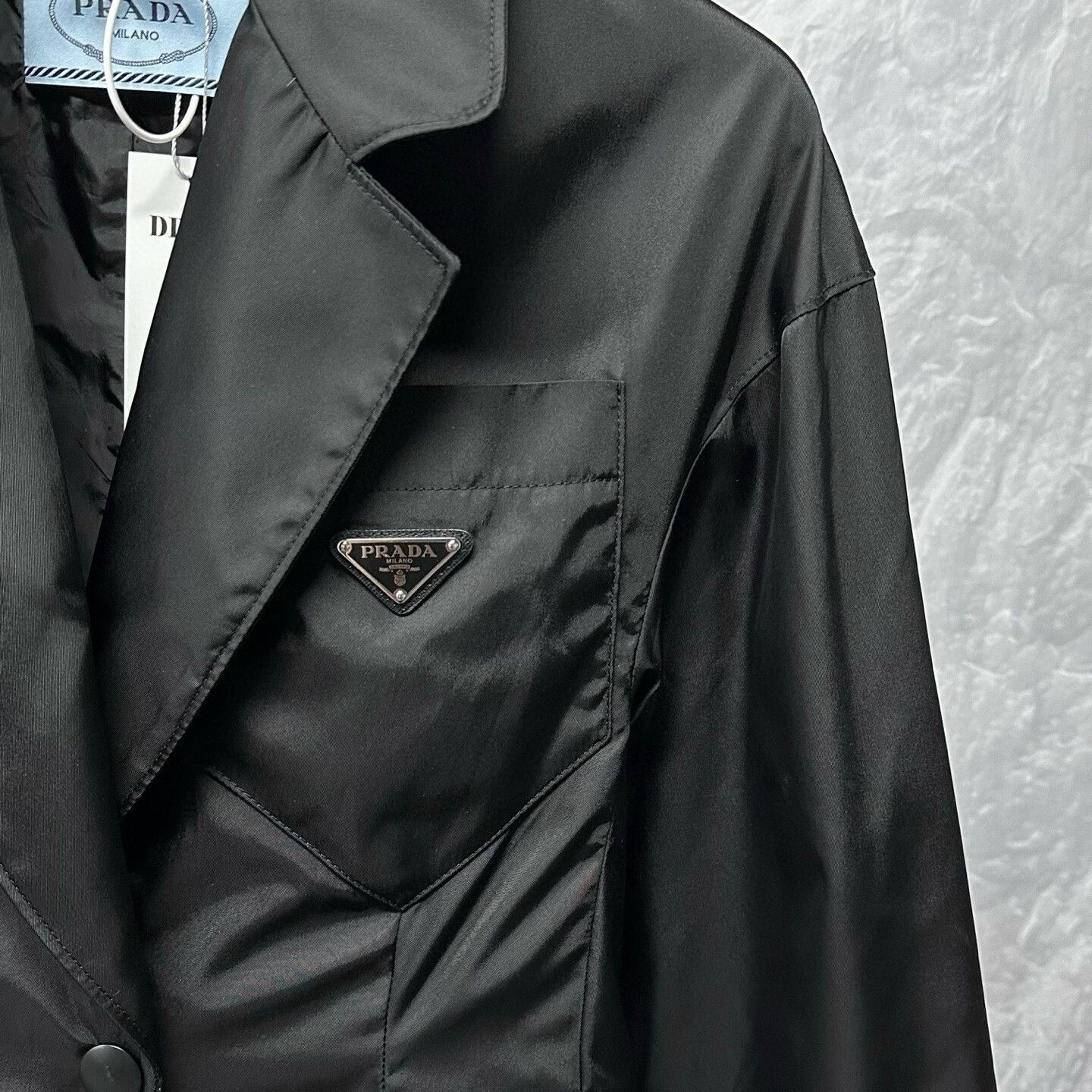 Prada prada metal triangle logo trench coat Size S / US 4 / IT 40 - 3 Thumbnail