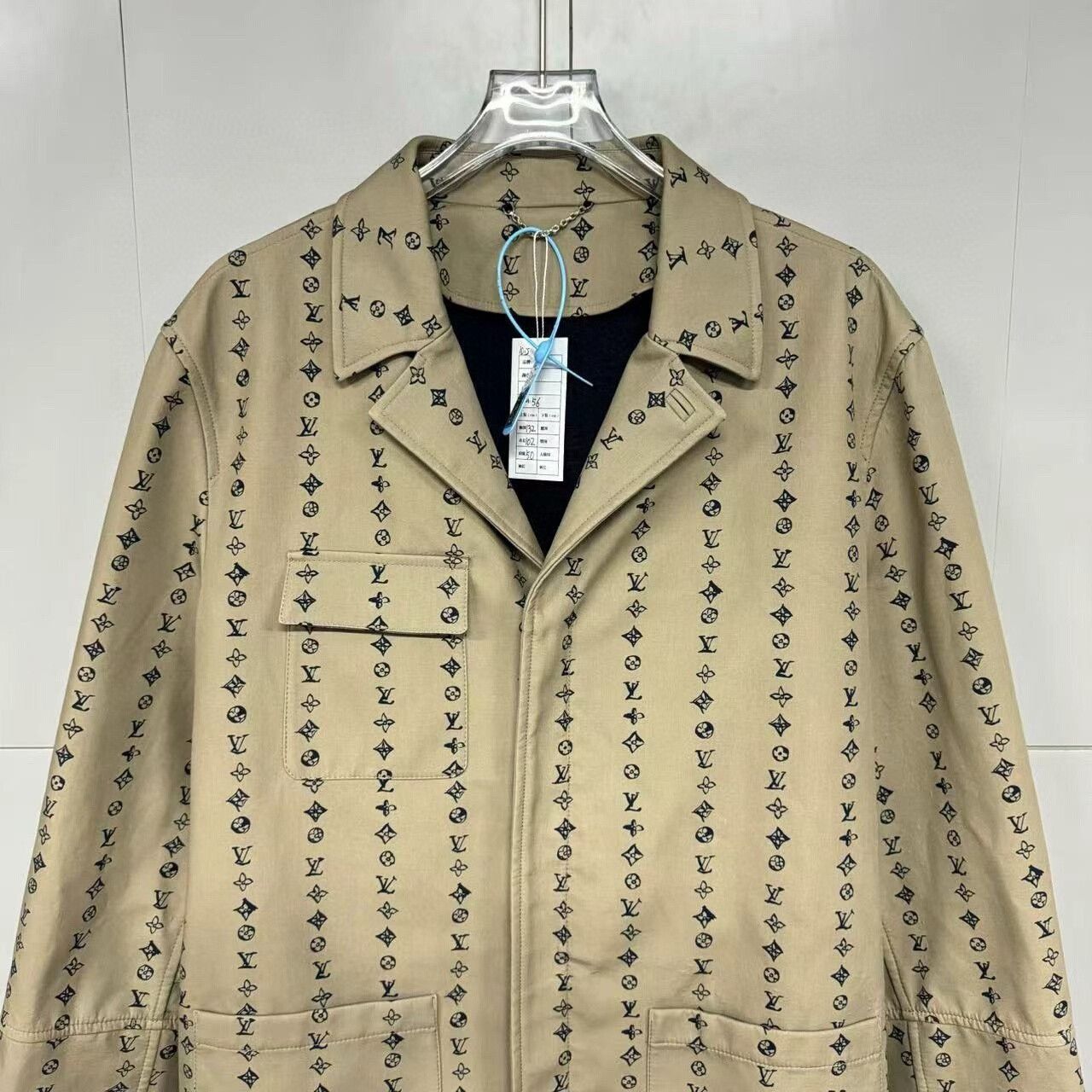 Louis Vuitton louis vuitton brown logo printed coat Size XL / US 12-14 / IT 48-50 - 2 Thumbnail
