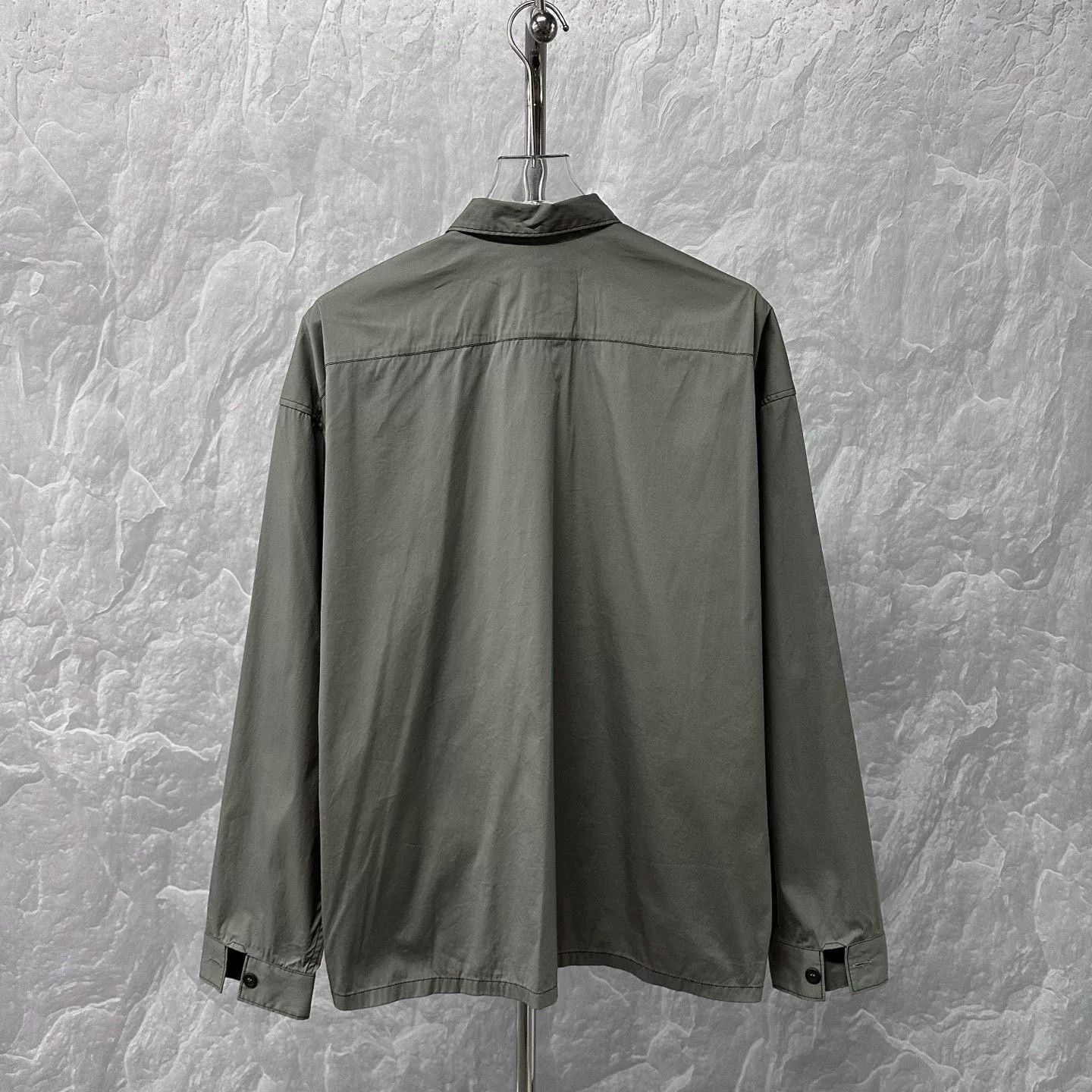 Prada prada triangle patch zip-up shirt jacket Size US M / EU 48-50 / 2 - 4 Thumbnail