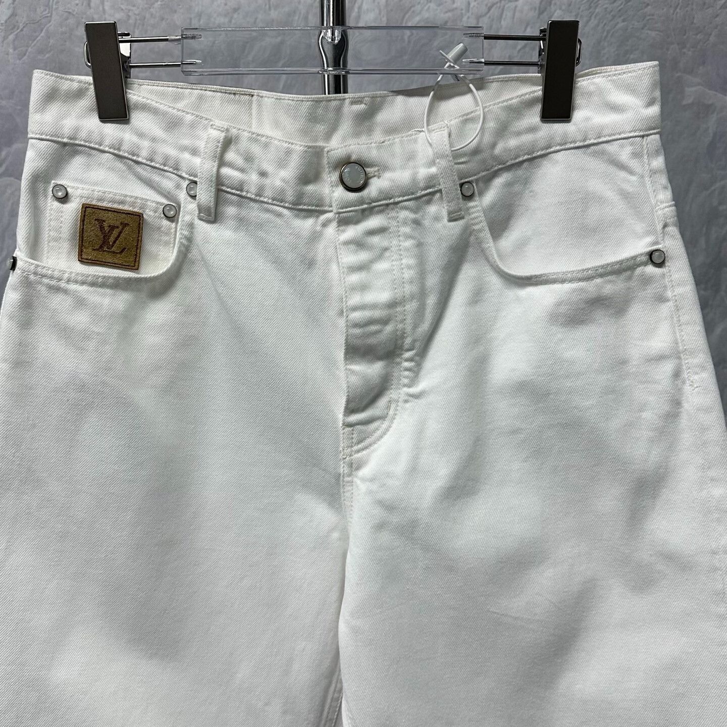 Louis Vuitton louis vuitton white denim embroidered logo pants Size US 31 - 2 Thumbnail