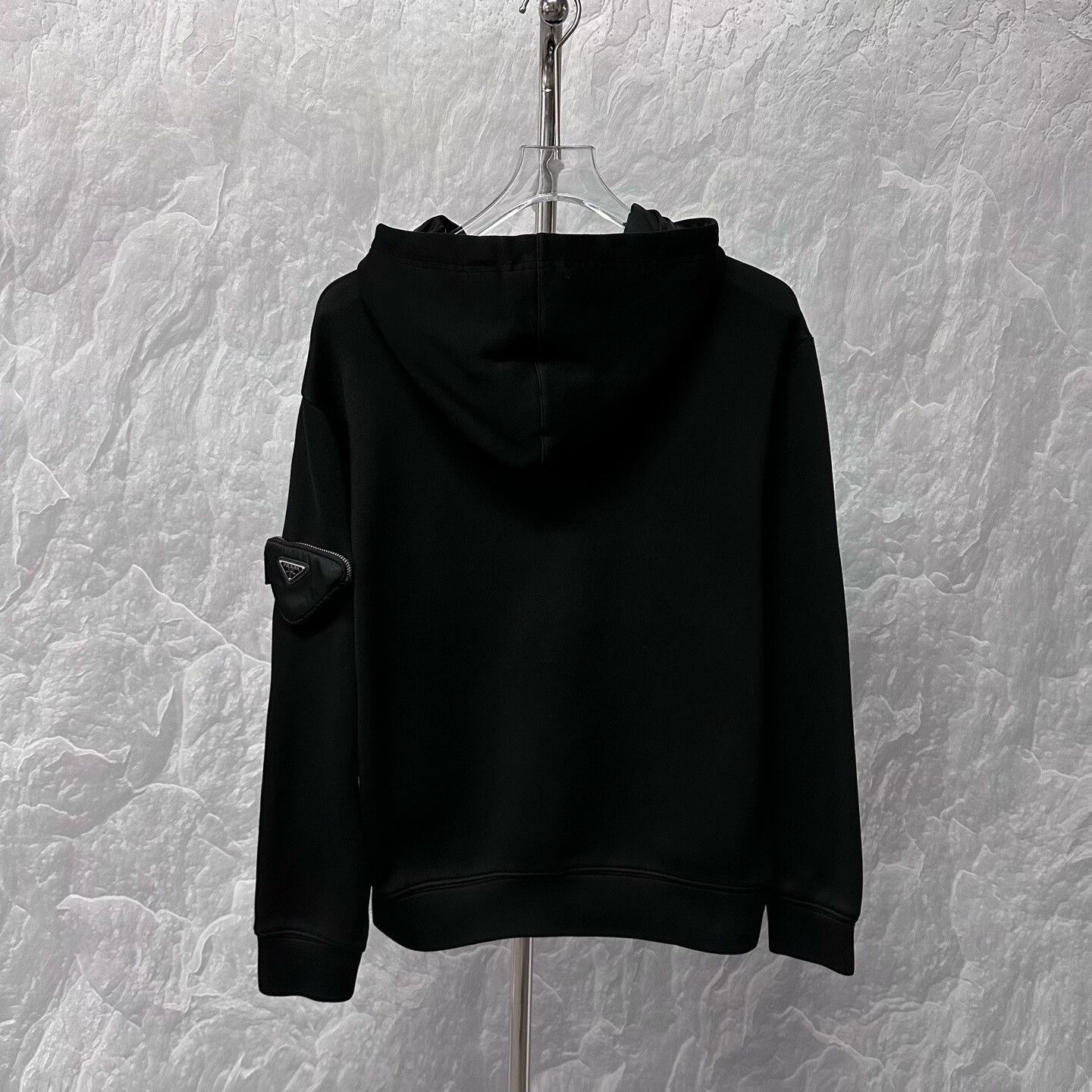 Prada prada black hooded sweatshirt with triangle logo Size XS / US 0-2 / IT 36-38 - 4 Thumbnail