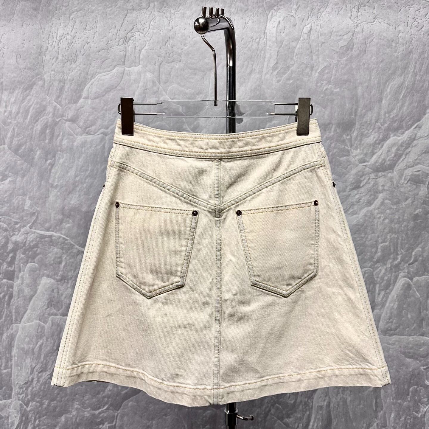Louis Vuitton new louis vuitton zipper denim skirt Size 36" / US 14 / IT 50 - 4 Thumbnail