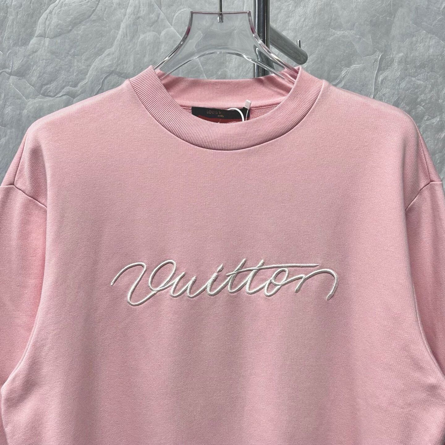 Louis Vuitton louis vuitton pink embroidered sweatshirt size M Size M / US 6-8 / IT 42-44 - 2 Thumbnail