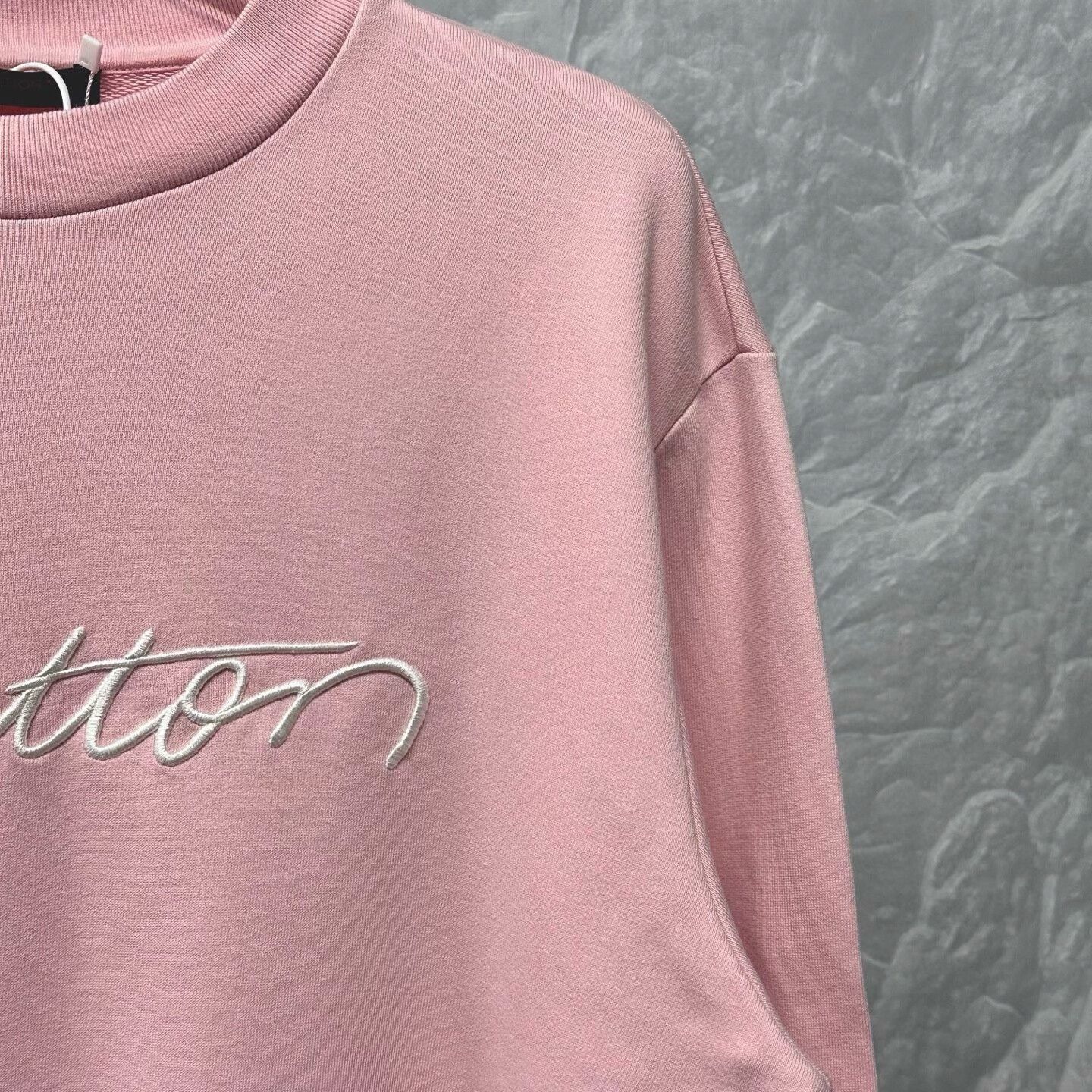 Louis Vuitton louis vuitton pink embroidered sweatshirt size M Size M / US 6-8 / IT 42-44 - 3 Thumbnail