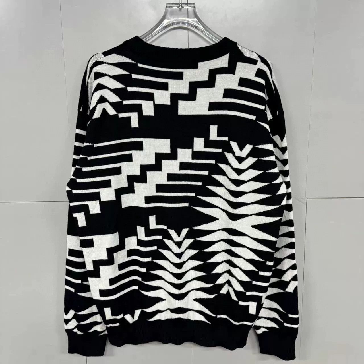 Louis Vuitton louis vuitton winter collection knit sweater Size US XXL / EU 58 / 5 - 4 Thumbnail