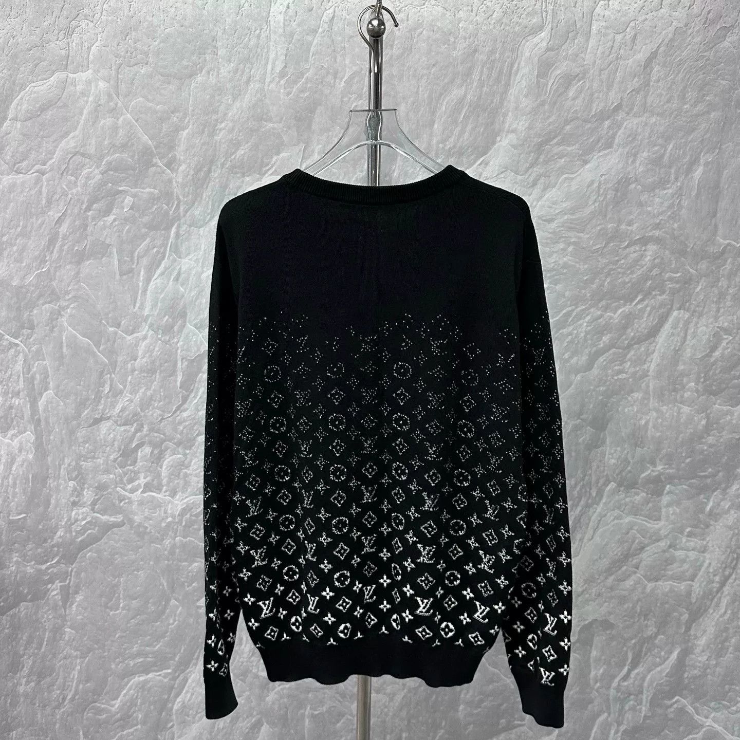 Louis Vuitton louis vuitton gradient knit sweater xs Size XS / US 0-2 / IT 36-38 - 4 Thumbnail