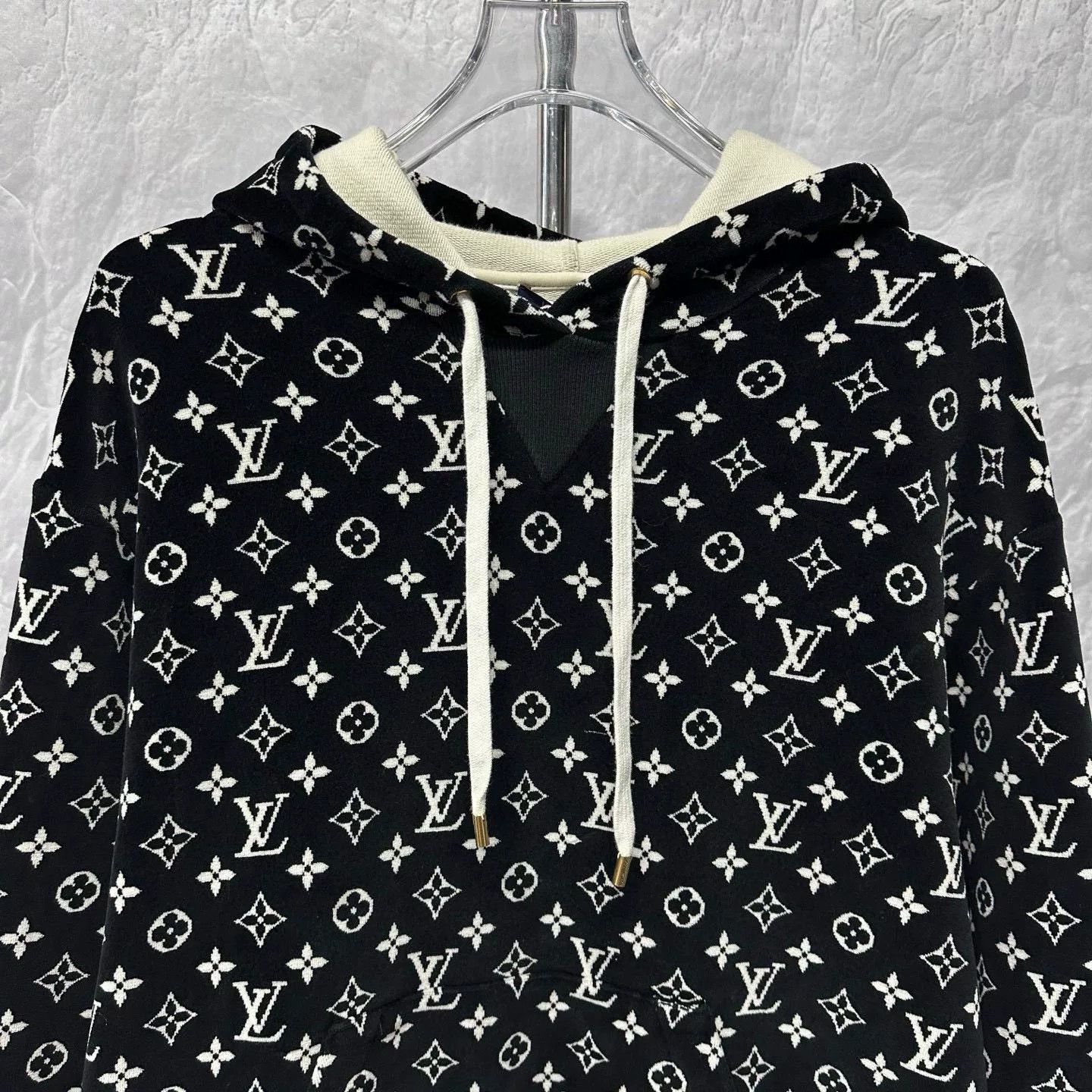 Louis Vuitton louis vuitton logo velvet hooded sweatshirt Size US L / EU 52-54 / 3 - 2 Thumbnail