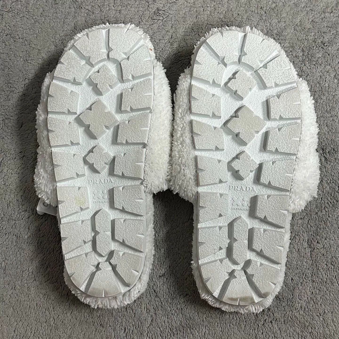 Prada prada fuzzy logo slide sandals size 35 Size US 5 / IT 35 - 5 Thumbnail