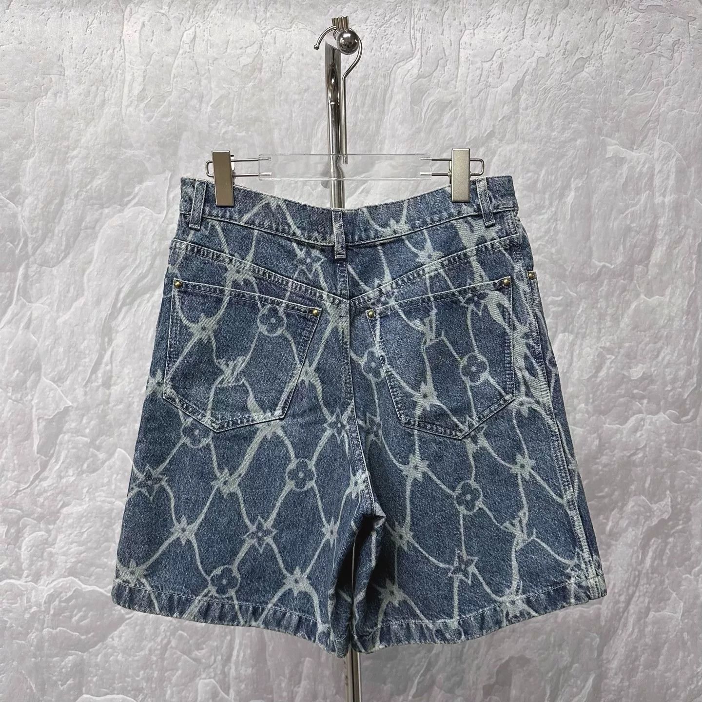 Louis Vuitton louis vuitton patterned denim shorts size 28 Size 28" / US 6 / IT 42 - 2 Thumbnail