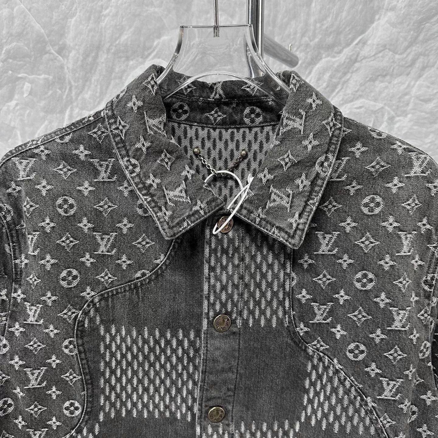 Louis Vuitton louis vuitton full print denim jacket Size US L / EU 52-54 / 3 - 3 Thumbnail