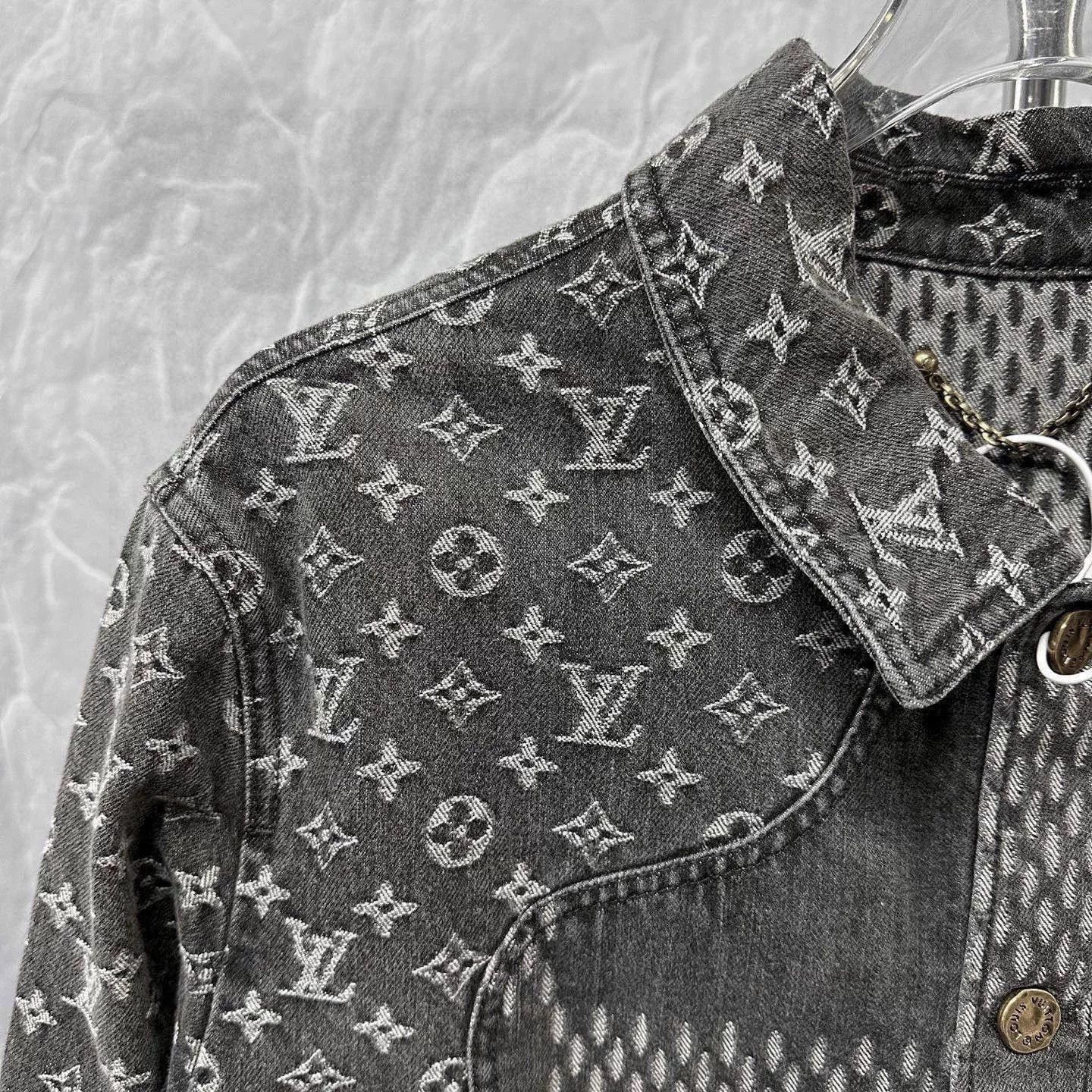 Louis Vuitton louis vuitton full print denim jacket Size US L / EU 52-54 / 3 - 2 Thumbnail