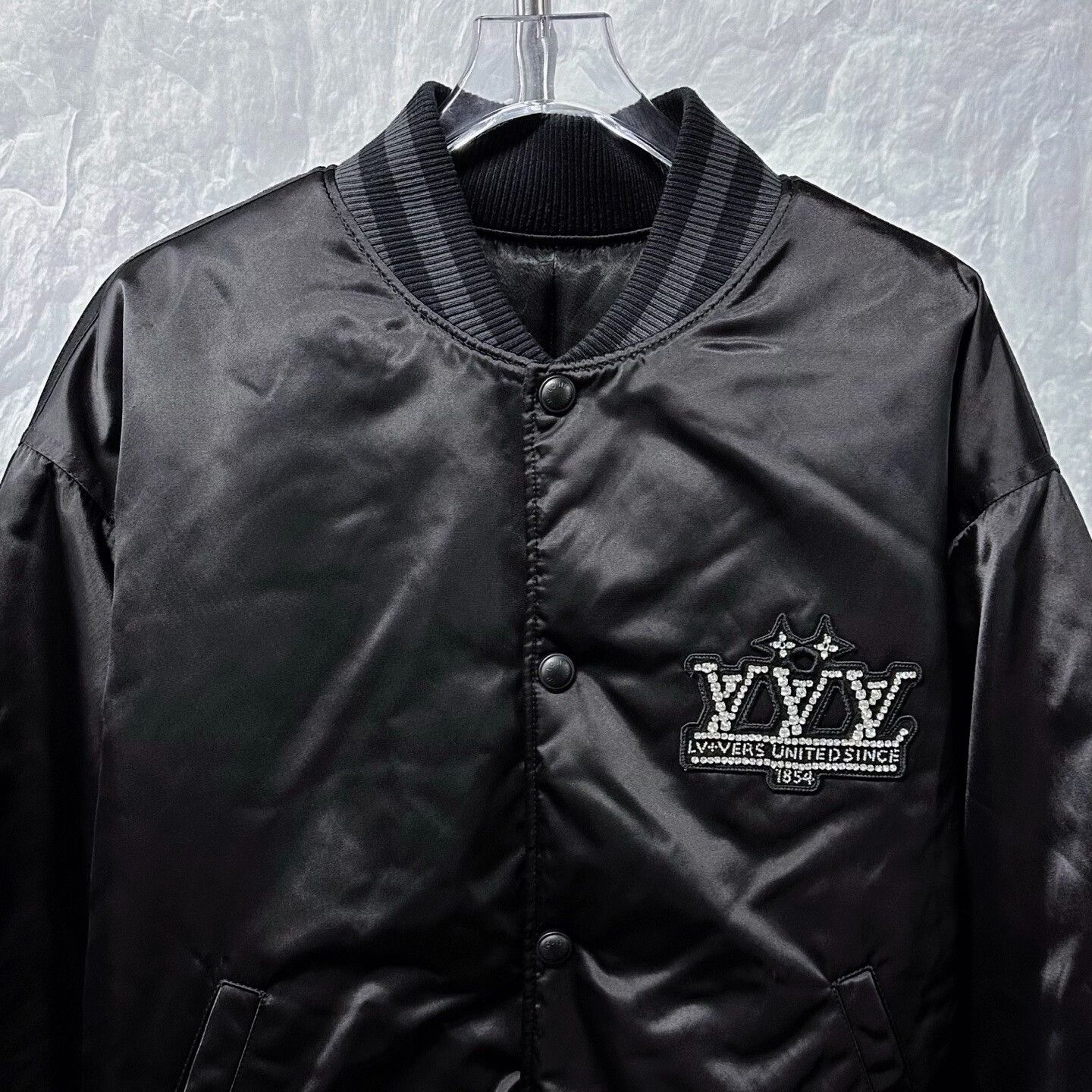 Louis Vuitton louis vuitton ss25 rhinestone baseball jacket Size US L / EU 52-54 / 3 - 2 Thumbnail