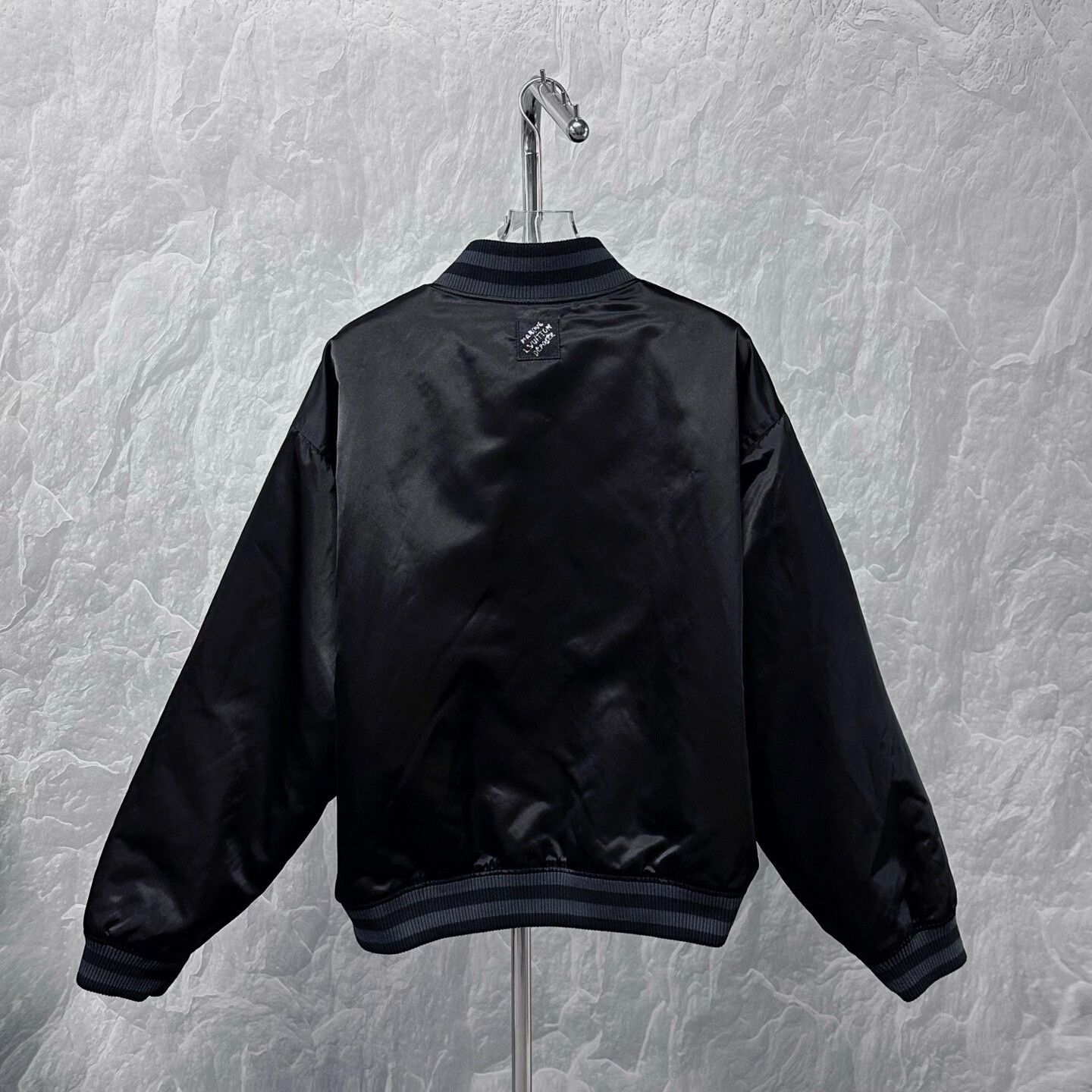 Louis Vuitton louis vuitton ss25 rhinestone baseball jacket Size US L / EU 52-54 / 3 - 4 Thumbnail