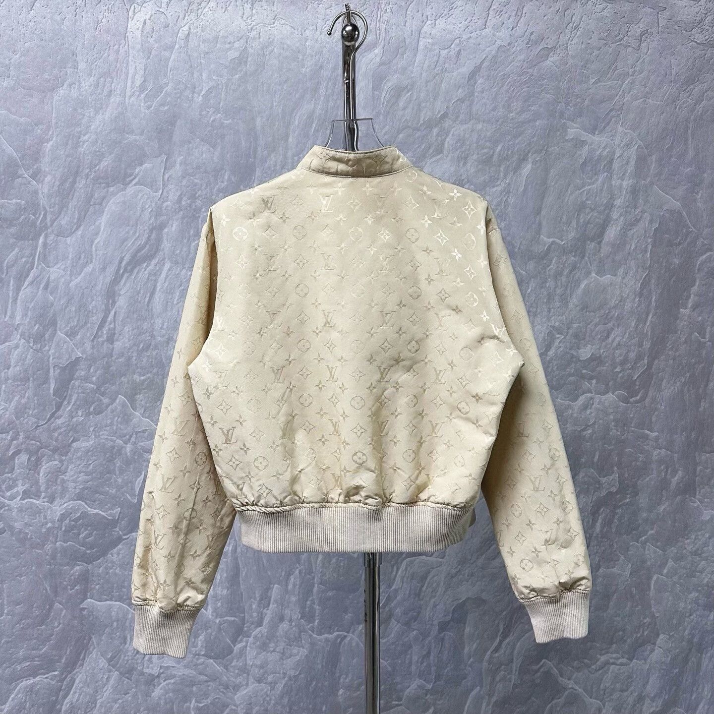 Louis Vuitton louis vuitton double-sided printed jacket Size S / US 4 / IT 40 - 4 Thumbnail