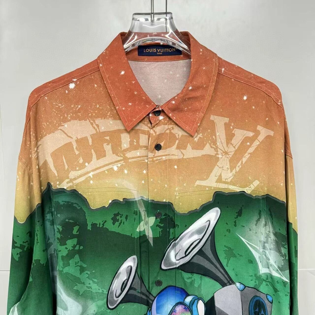 Louis Vuitton louis vuitton alien print long sleeve shirt Size US XL / EU 56 / 4 - 2 Thumbnail