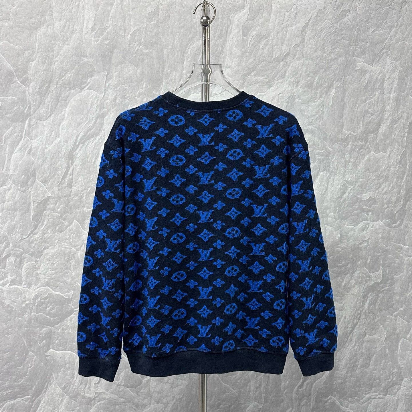 Louis Vuitton louis vuitton blue logo crewneck sweatshirt Size US L / EU 52-54 / 3 - 4 Thumbnail