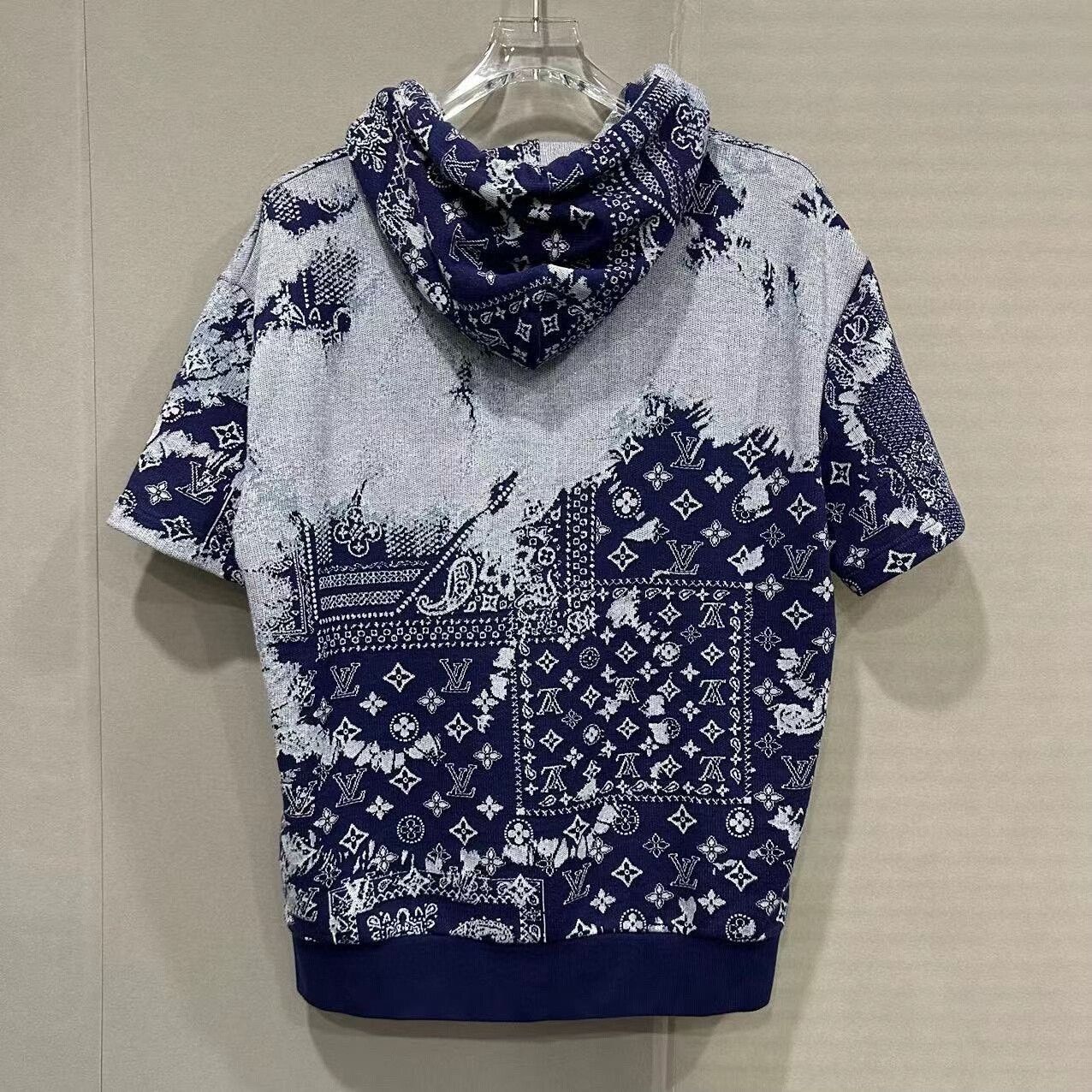 Louis Vuitton louis vuitton color print short sleeve hoodie Size US M / EU 48-50 / 2 - 4 Thumbnail