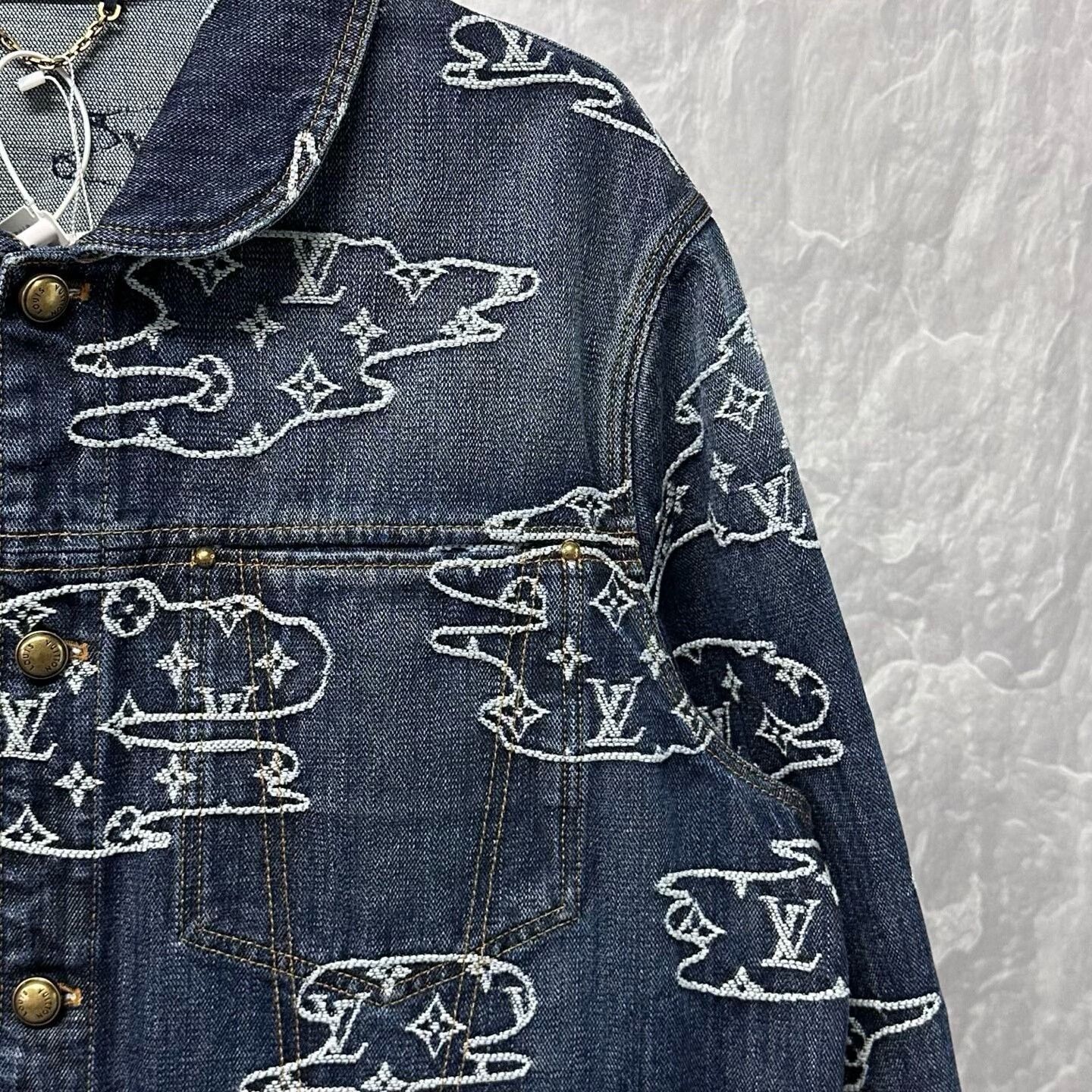 Louis Vuitton louis vuitton cloud embroidered denim jacket Size US L / EU 52-54 / 3 - 3 Thumbnail