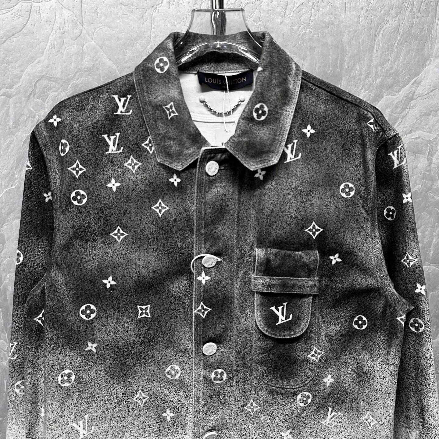 Louis Vuitton louis vuitton gradient denim jacket size S Size S / US 4 / IT 40 - 2 Thumbnail