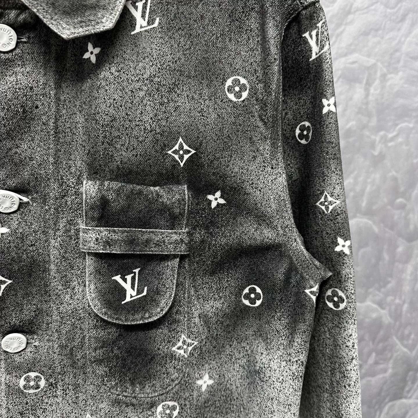 Louis Vuitton louis vuitton gradient denim jacket size S Size S / US 4 / IT 40 - 3 Thumbnail