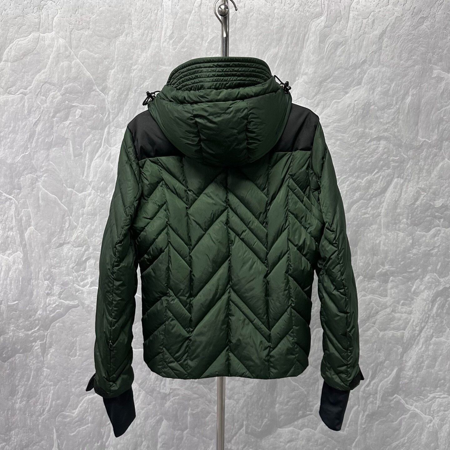 Moncler moncler green hooded down jacket Size US M / EU 48-50 / 2 - 4 Thumbnail
