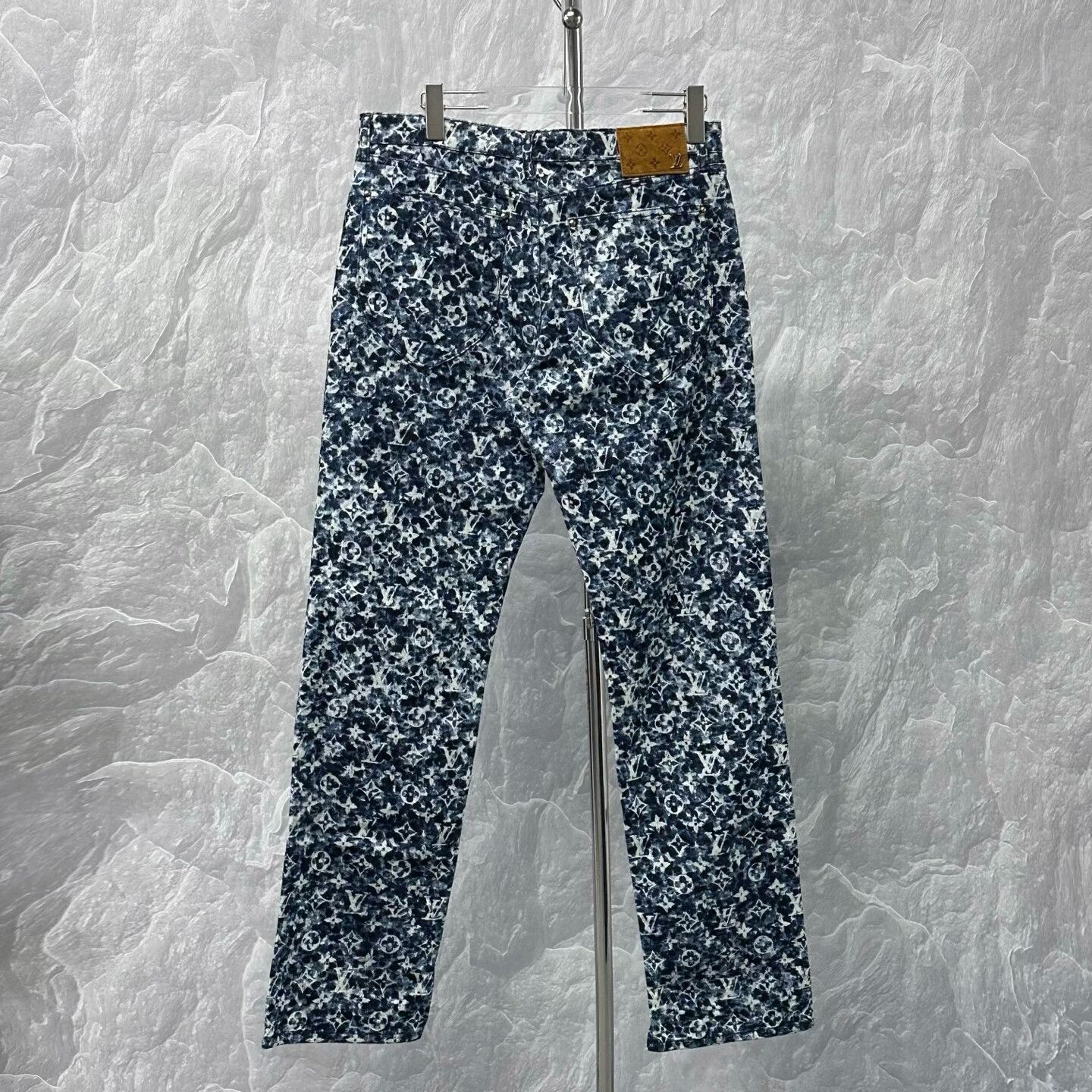 Louis Vuitton louis vuitton denim pants with iconic pattern Size 30" / US 8 / IT 44 - 4 Thumbnail