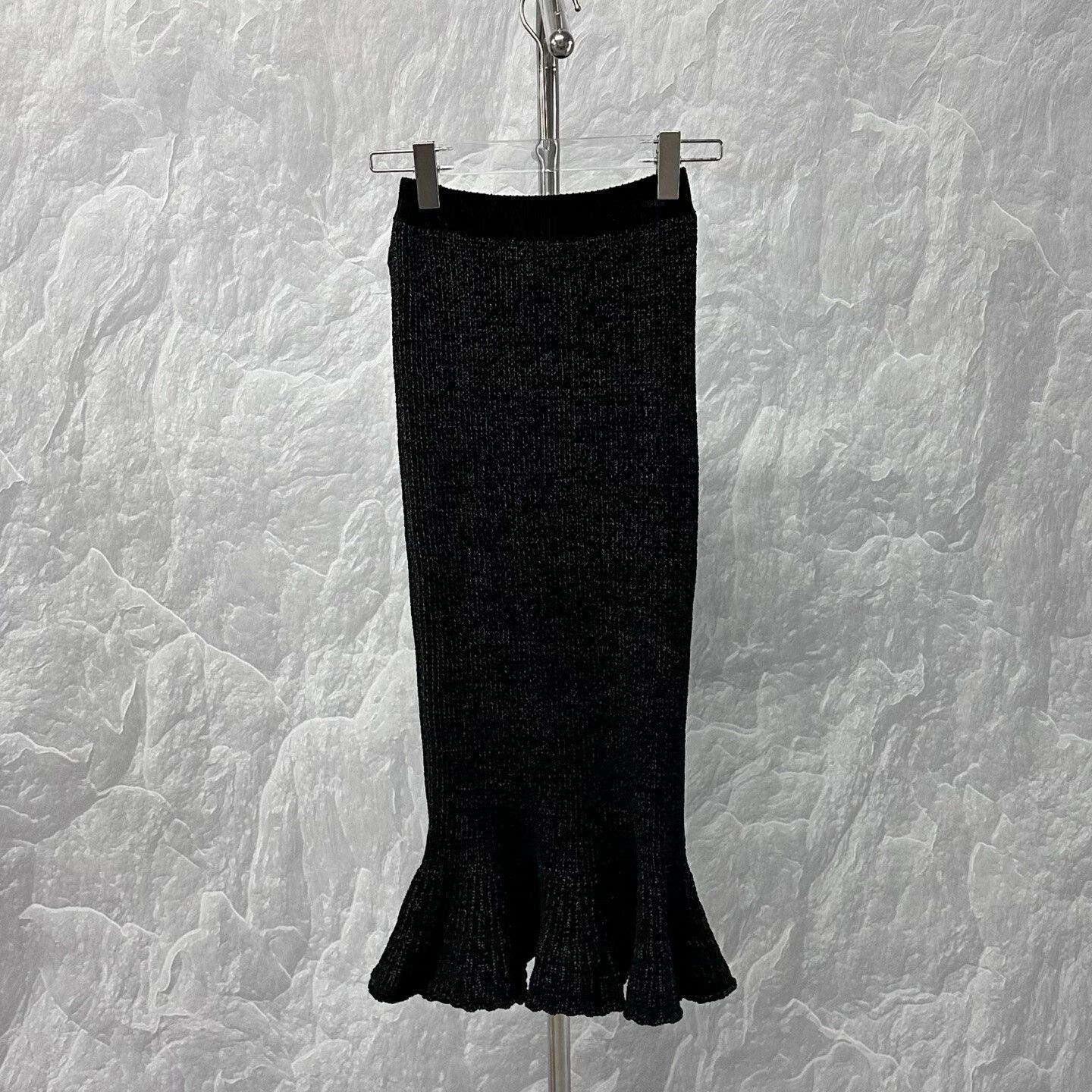 Louis Vuitton louis vuitton black fitted knit skirt Size 23" - 5 Thumbnail