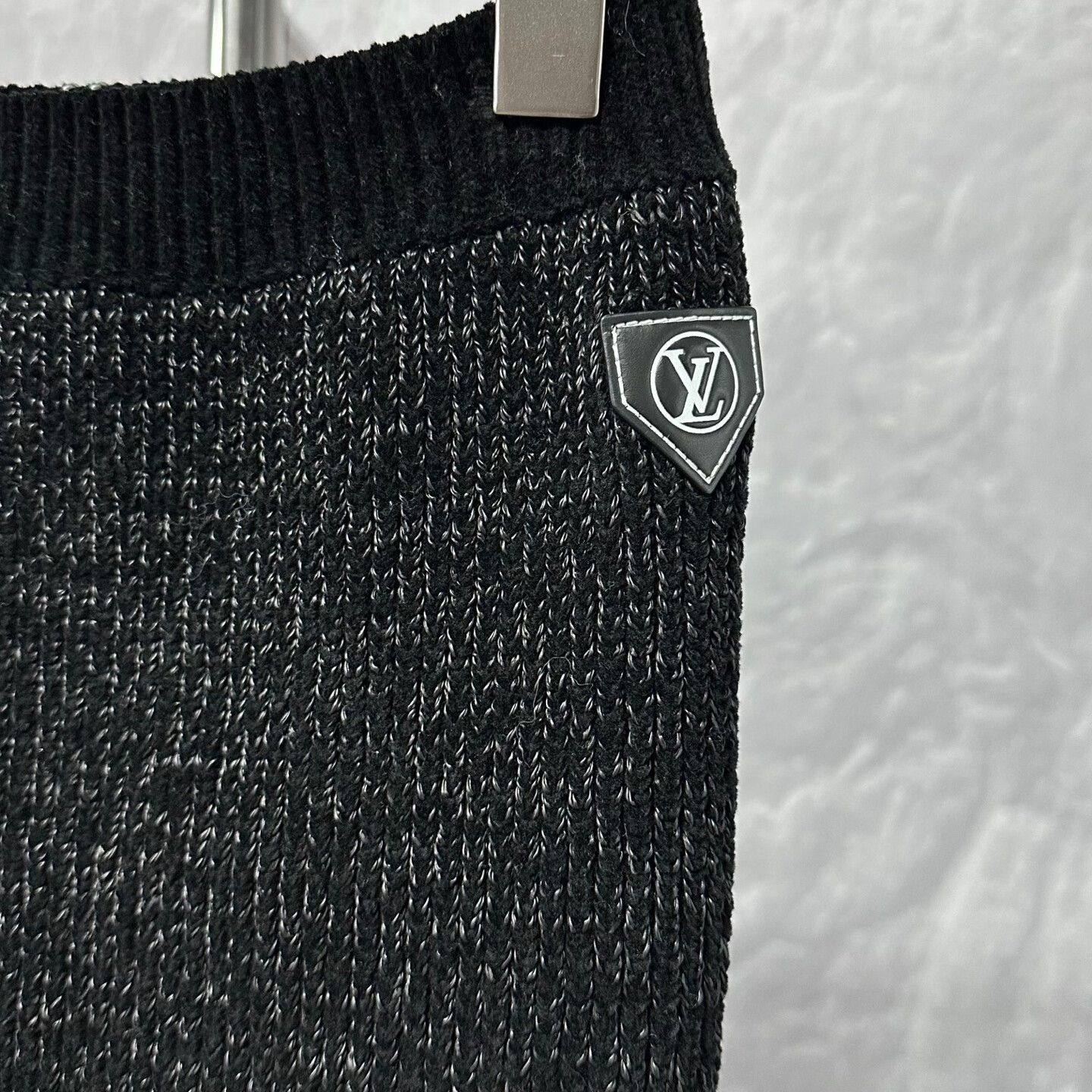 Louis Vuitton louis vuitton black fitted knit skirt Size 23" - 4 Thumbnail