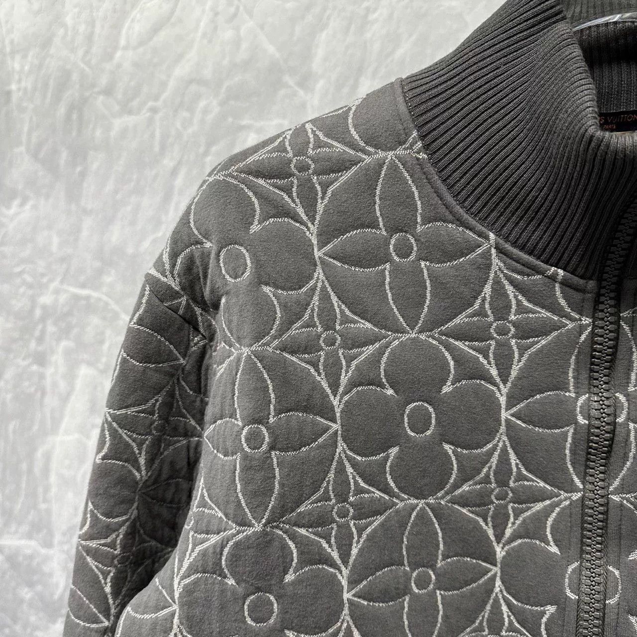 Louis Vuitton louis vuitton three flower embossed zip-up jacket Size L / US 10 / IT 46 - 3 Thumbnail