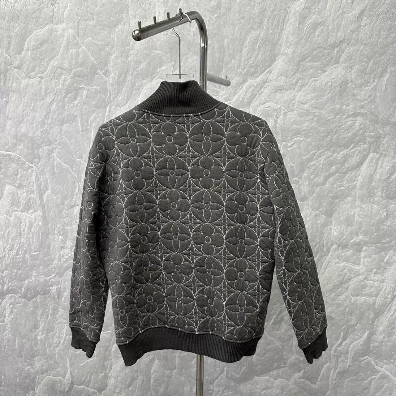 Louis Vuitton louis vuitton three flower embossed zip-up jacket Size L / US 10 / IT 46 - 4 Thumbnail