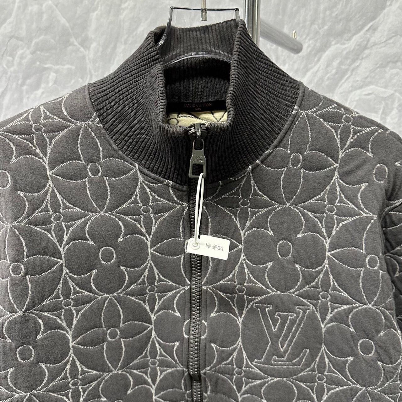 Louis Vuitton Louis Vuitton Quilted Zip Jacket in Gray Size US L / EU 52-54 / 3 - 2 Thumbnail