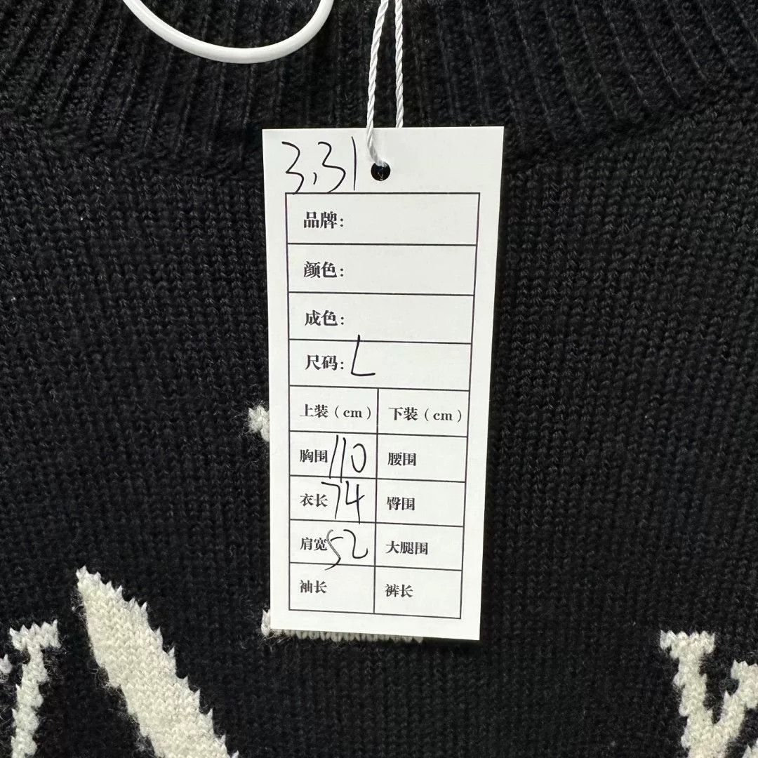 Louis Vuitton louis vuitton clock design black sweater Size US L / EU 52-54 / 3 - 4 Thumbnail