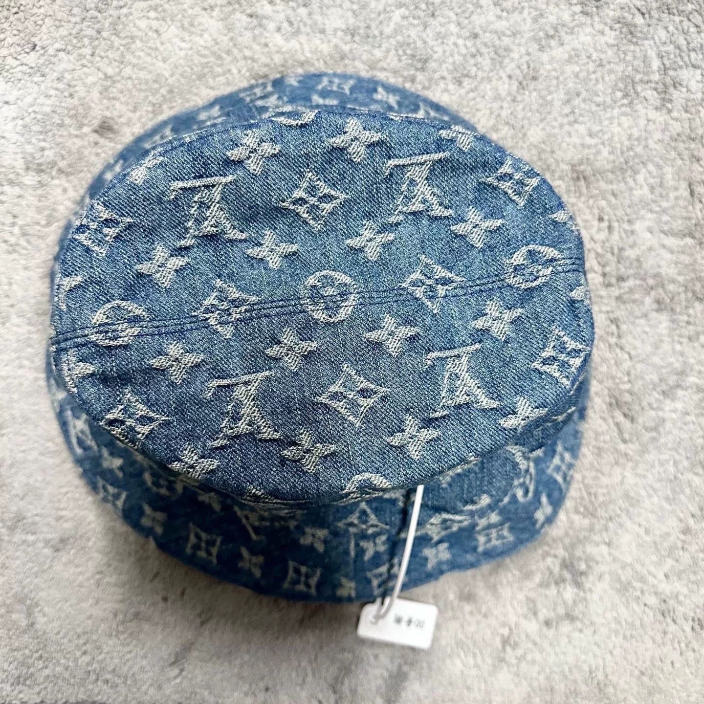 Louis Vuitton louis vuitton logo embroidered bucket hat Size ONE SIZE - 3 Thumbnail