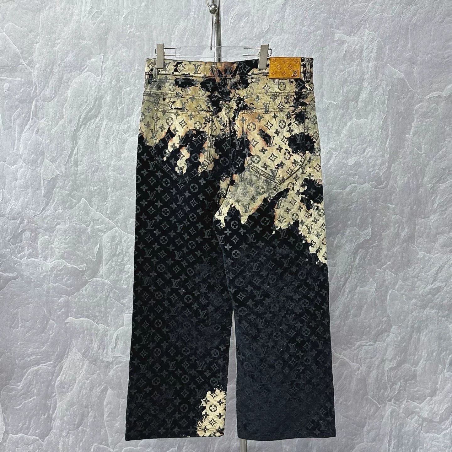 Louis Vuitton louis vuitton fire cloud velvet pants Size 36" / US 14 / IT 50 - 4 Thumbnail