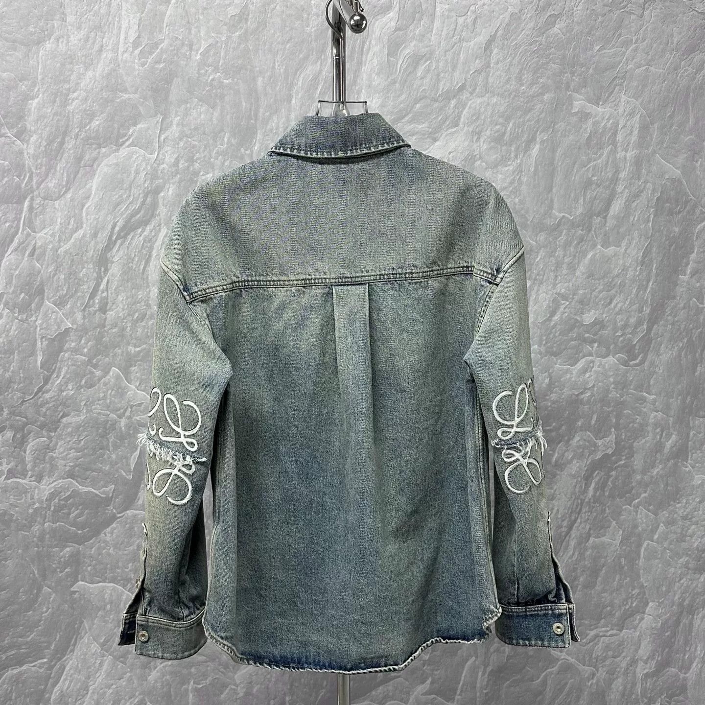 Loewe Loewe Logo Denim Shirt Jacket SS25 Size US L / EU 52-54 / 3 - 4 Thumbnail