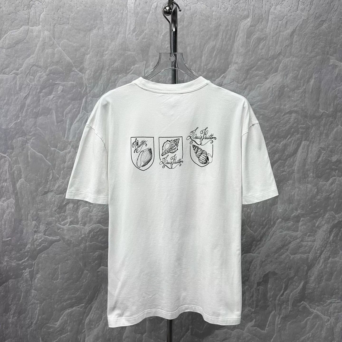 Louis Vuitton louis vuitton fw24 shell embroidery t-shirt Size L / US 10 / IT 46 - 4 Thumbnail