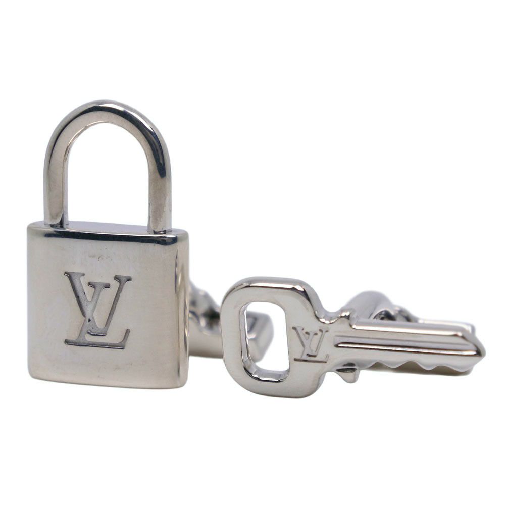 Louis Vuitton Louis Vuitton Louis Vuitton Boutons de Manchette Cadenas et Clé Silver 925 Cufflinks Precious Metal Cufflinks M64600 DUTY FREE for USA Size ONE SIZE - 2 Thumbnail